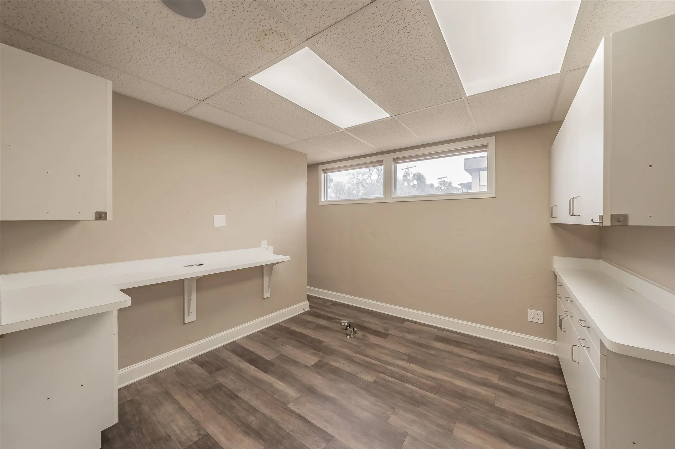 Office For Rent in Tarrant County , 1009 W Mitchell Street, Arlington, Texas 76013, 0, 0, Garage spaces, 0 Sqft, built in 1973, Preowned, Price $2,100, mls#21193851, Real Estate Agent in Arlington, Homes For Rent in Tarrant county, Homes For Rent in Arlington, Realtor in Arlington Texas, Real Estate Brokerage Independent Realty Texas, Luminita Cordes Realtor