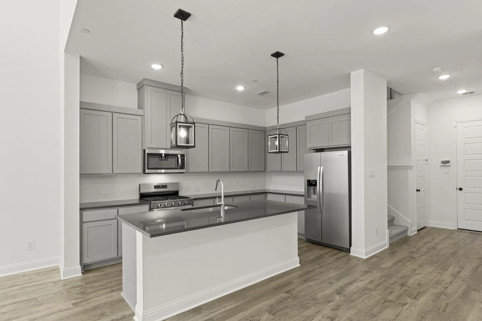 08. 2522 Campden - Kitchen (2)