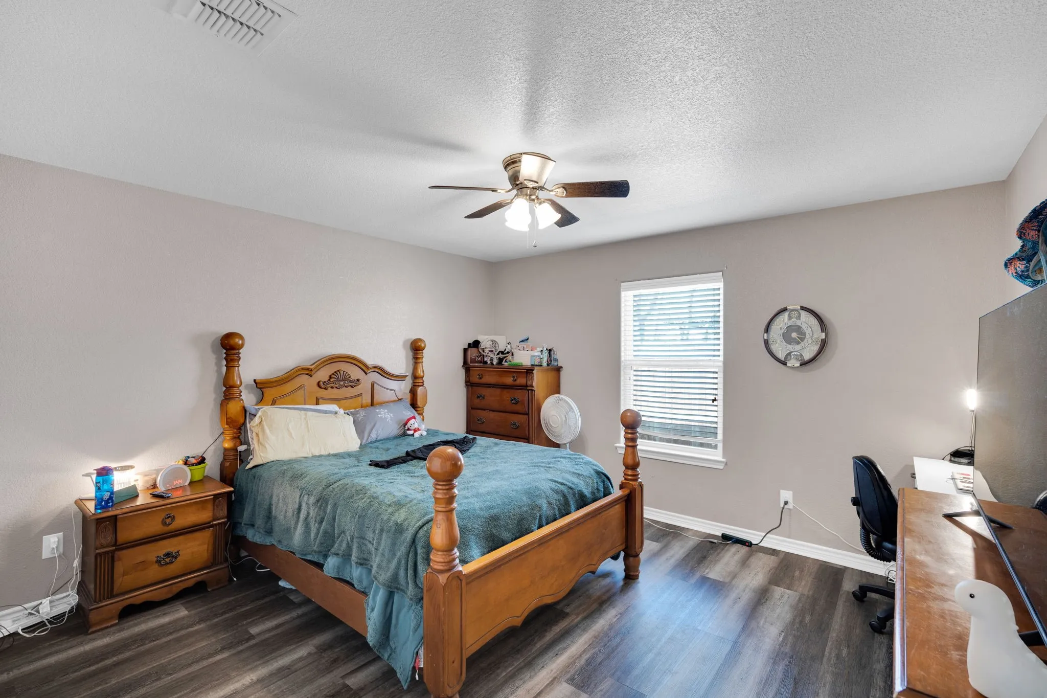 Single Family Residence For Sale in Johnson County , 106 W Adair Street, Alvarado, Texas 76009, 3 Bedroom, 2 Bathroom, Garage spaces, 1,230 Sqft, built in 2016, Preowned, mls#21178161, Real Estate Agent in Alvarado, Homes For Sale in Johnson county, Homes For Sale in Alvarado, Realtor in Alvarado Texas, Real Estate Brokerage Independent Realty Texas, Luminita Cordes Realtor