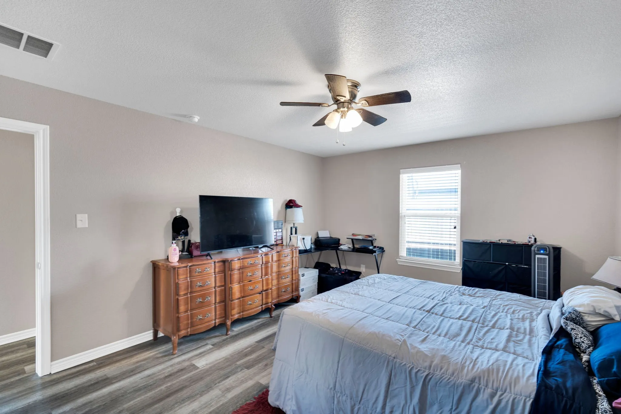 Single Family Residence For Sale in Johnson County , 106 W Adair Street, Alvarado, Texas 76009, 3 Bedroom, 2 Bathroom, Garage spaces, 1,230 Sqft, built in 2016, Preowned, mls#21178161, Real Estate Agent in Alvarado, Homes For Sale in Johnson county, Homes For Sale in Alvarado, Realtor in Alvarado Texas, Real Estate Brokerage Independent Realty Texas, Luminita Cordes Realtor