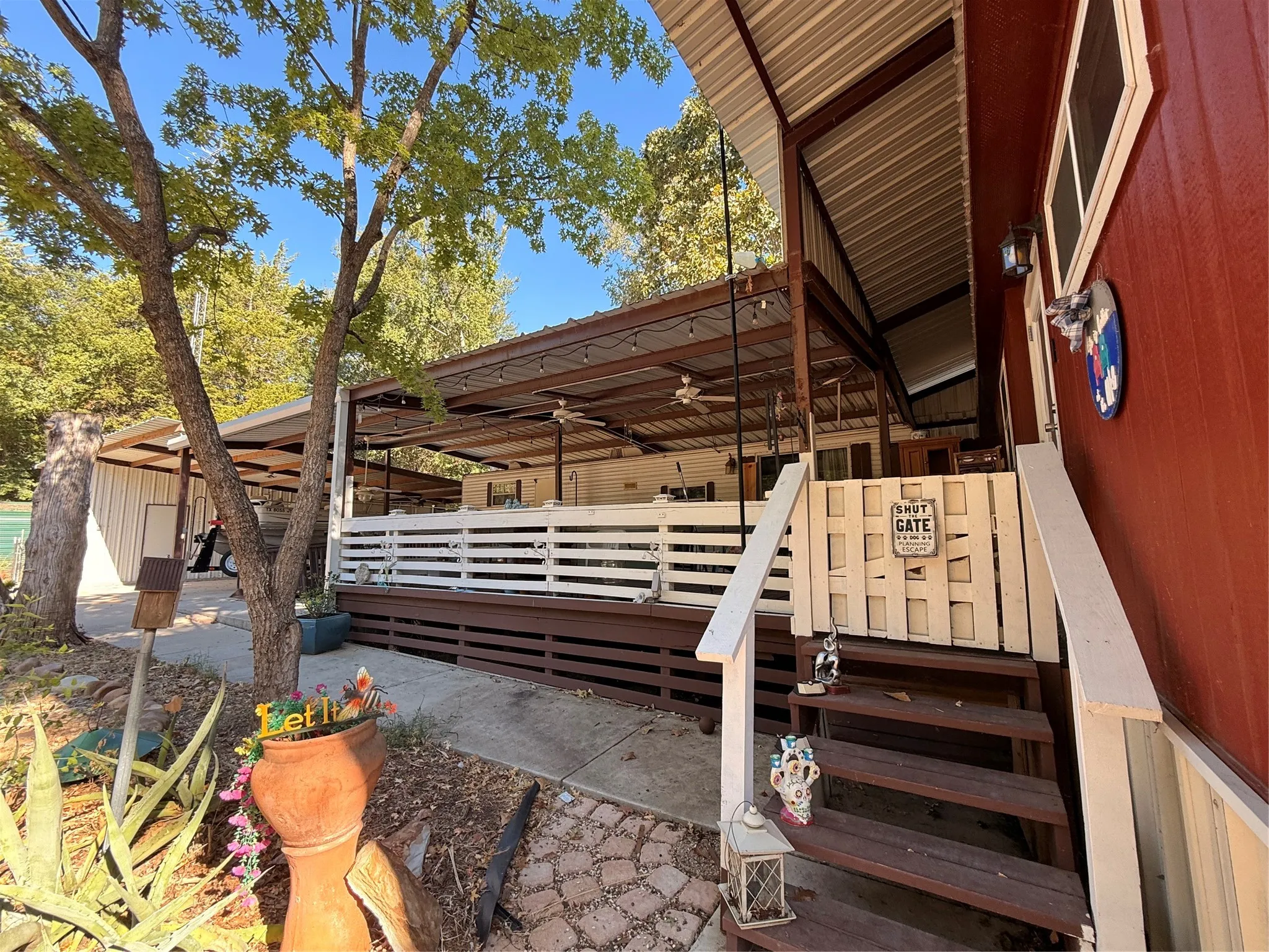 Manufactured Home For Sale in Wood County , 6435 N Fm 17 Lots 34-39, Yantis, Texas 75497, 2 Bedroom, 3 Bathroom, 2 Garage spaces, 1,000 Sqft, built in 2022, mls#21193879, Real Estate Agent in Yantis, Homes For Sale in Wood county, Homes For Sale in Yantis, Realtor in Yantis Texas, Real Estate Brokerage Independent Realty Texas, Luminita Cordes Realtor