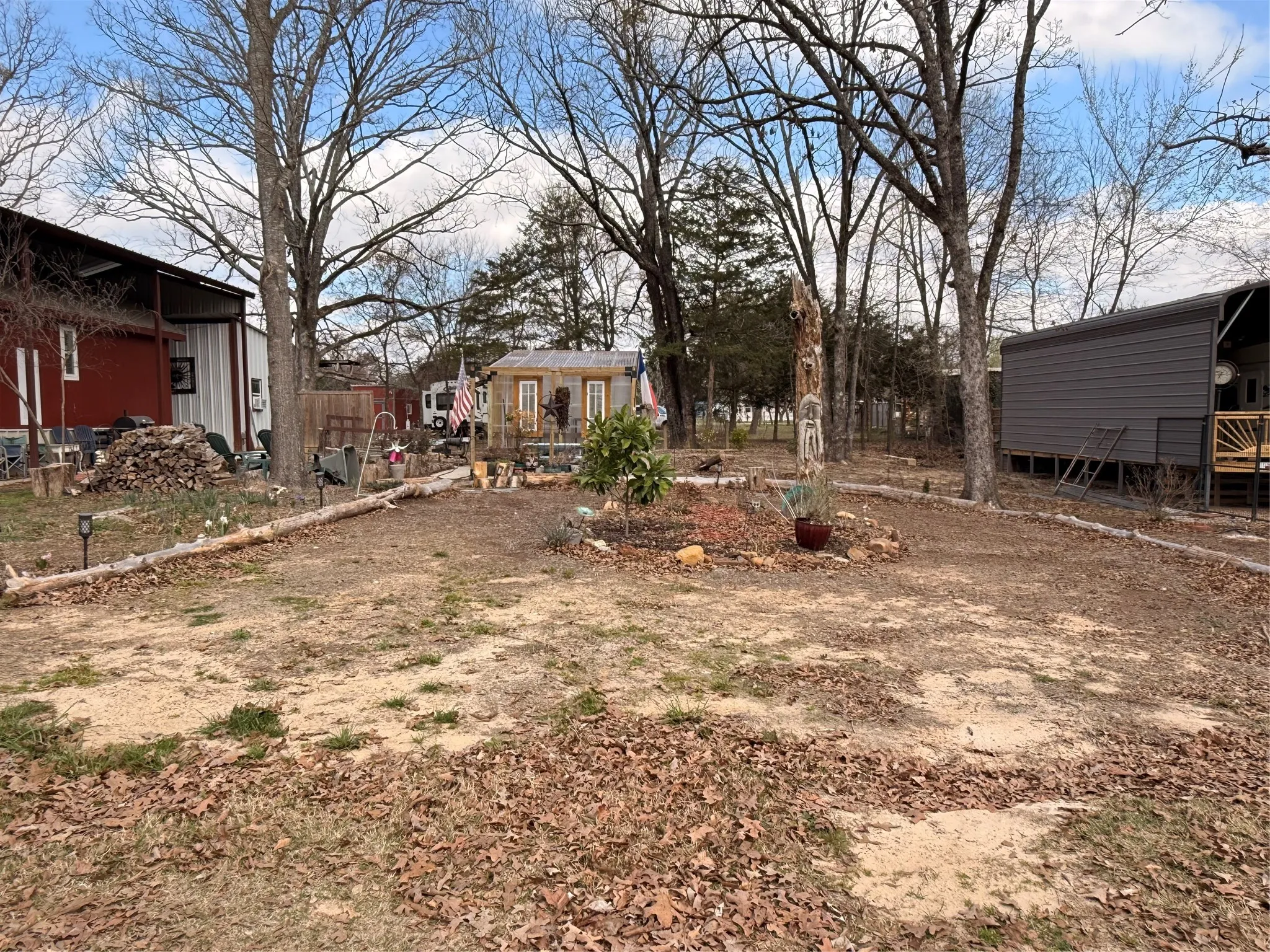 Manufactured Home For Sale in Wood County , 6435 N Fm 17 Lots 34-39, Yantis, Texas 75497, 2 Bedroom, 3 Bathroom, 2 Garage spaces, 1,000 Sqft, built in 2022, mls#21193879, Real Estate Agent in Yantis, Homes For Sale in Wood county, Homes For Sale in Yantis, Realtor in Yantis Texas, Real Estate Brokerage Independent Realty Texas, Luminita Cordes Realtor