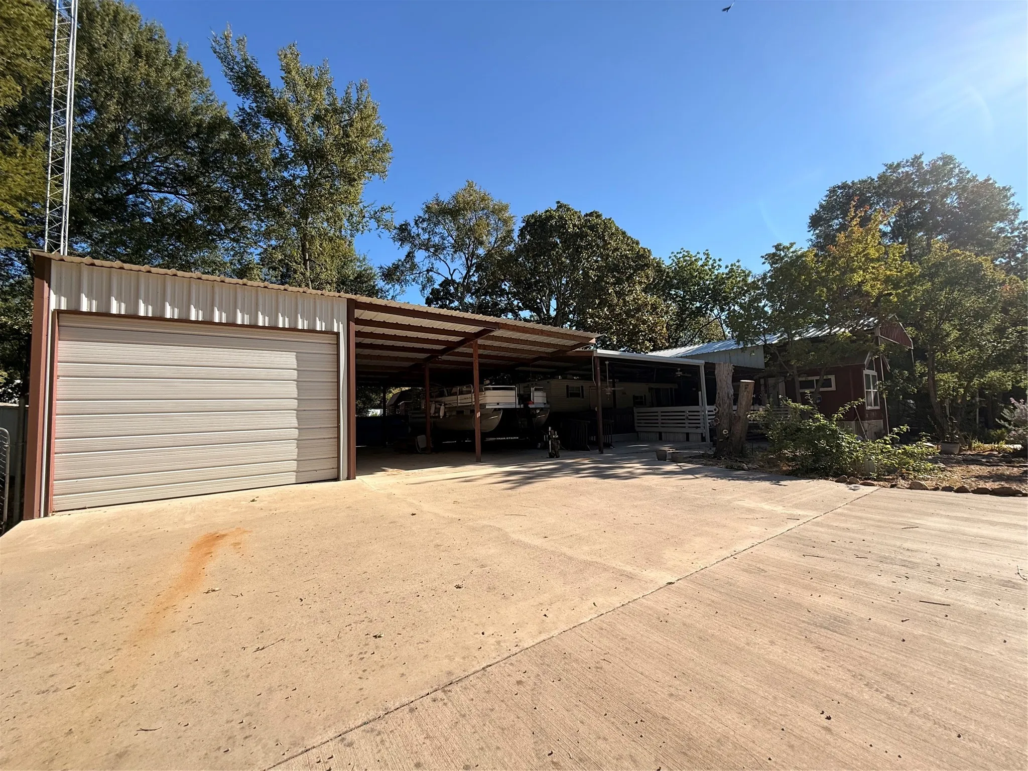 Manufactured Home For Sale in Wood County , 6435 N Fm 17 Lots 34-39, Yantis, Texas 75497, 2 Bedroom, 3 Bathroom, 2 Garage spaces, 1,000 Sqft, built in 2022, mls#21193879, Real Estate Agent in Yantis, Homes For Sale in Wood county, Homes For Sale in Yantis, Realtor in Yantis Texas, Real Estate Brokerage Independent Realty Texas, Luminita Cordes Realtor