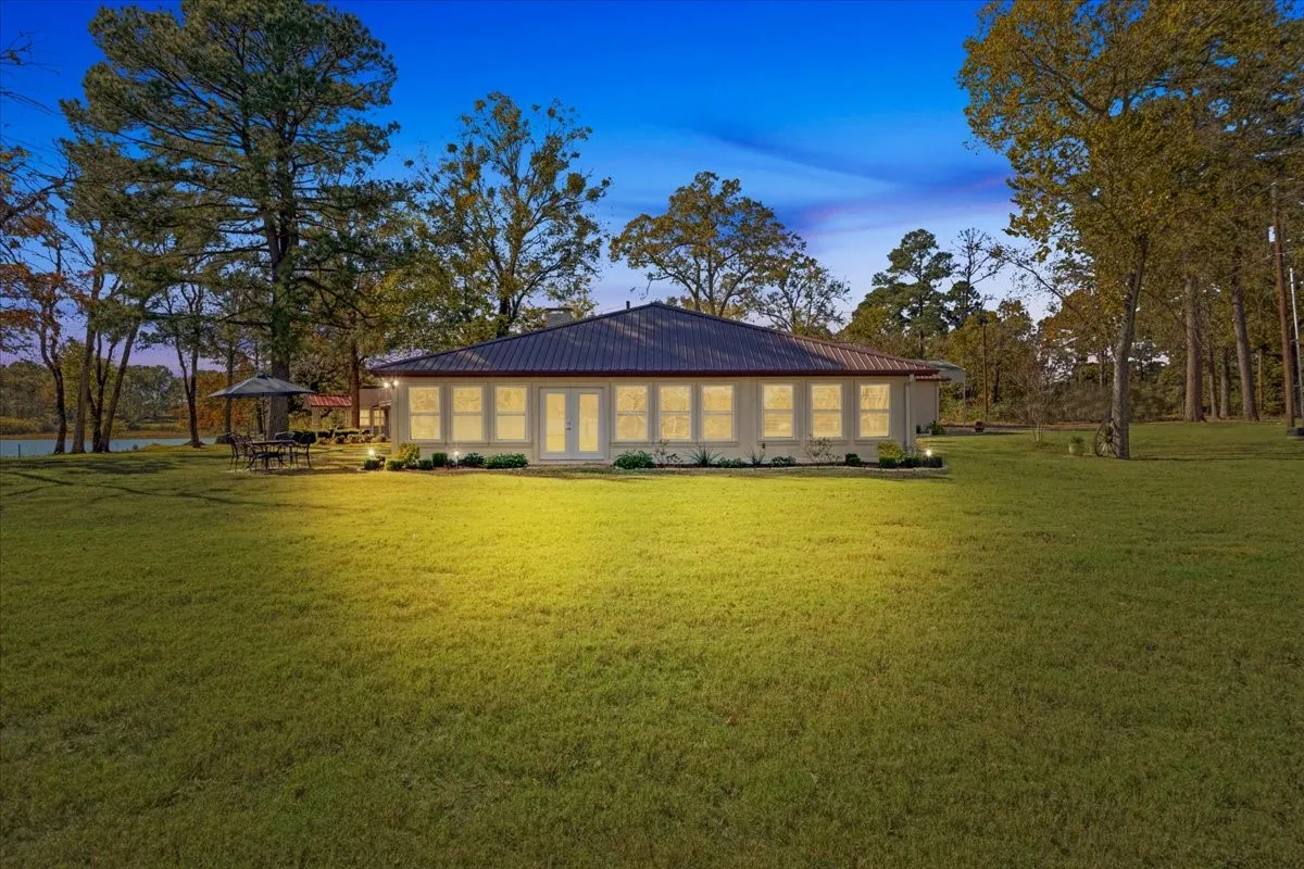 Single Family Residence For Sale in Red River (TX) County , 324 County Road 3172, Clarksville, Texas 75426, 3 Bedroom, 2 Bathroom, 2 Garage spaces, 2,389 Sqft, built in 2018, Preowned, Price $449,900, mls#21193924, Real Estate Agent in Clarksville, Homes For Sale in Red River (TX) county, Homes For Sale in Clarksville, Realtor in Clarksville Texas, Real Estate Brokerage Independent Realty Texas, Luminita Cordes Realtor