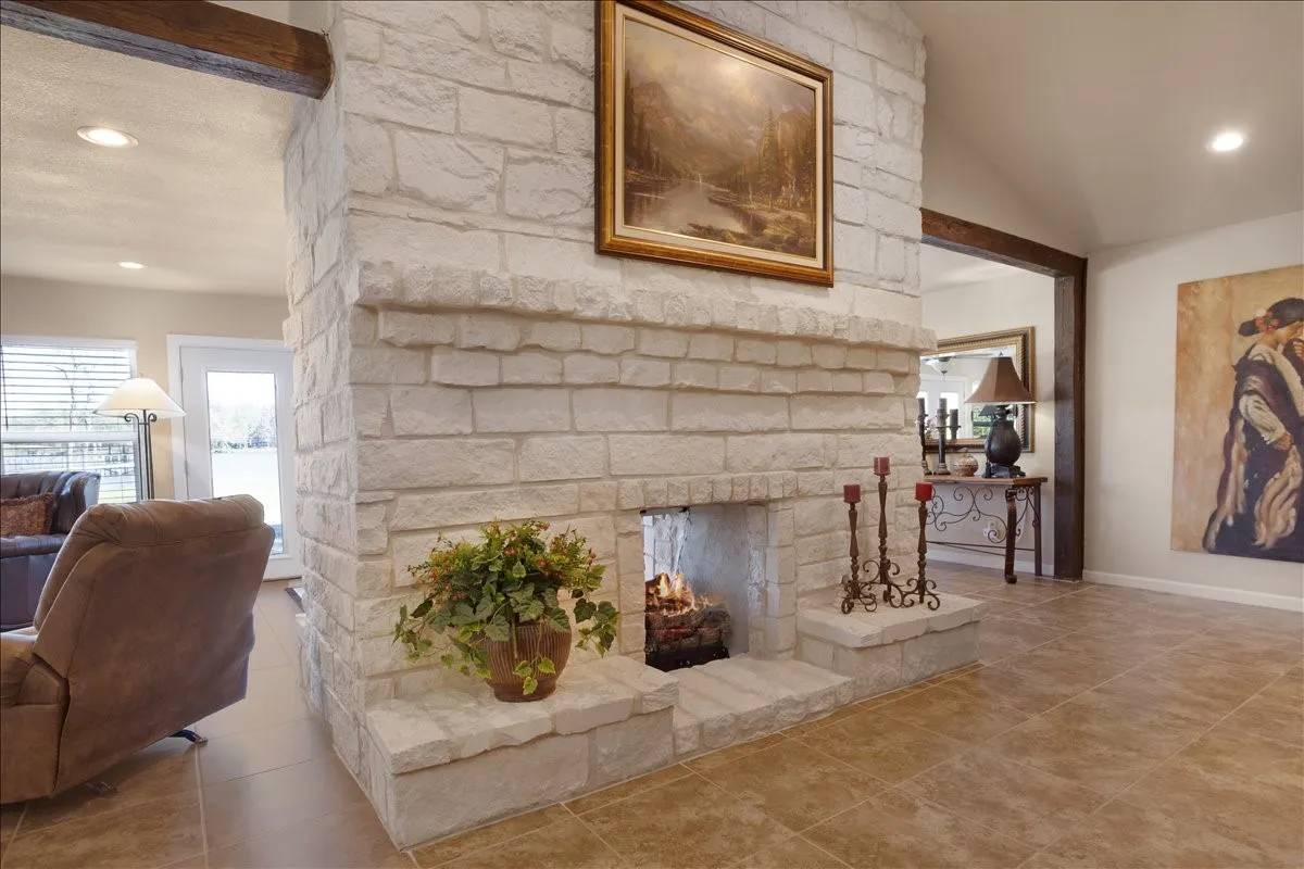 Single Family Residence For Sale in Red River (TX) County , 324 County Road 3172, Clarksville, Texas 75426, 3 Bedroom, 2 Bathroom, 2 Garage spaces, 2,389 Sqft, built in 2018, Preowned, Price $449,900, mls#21193924, Real Estate Agent in Clarksville, Homes For Sale in Red River (TX) county, Homes For Sale in Clarksville, Realtor in Clarksville Texas, Real Estate Brokerage Independent Realty Texas, Luminita Cordes Realtor