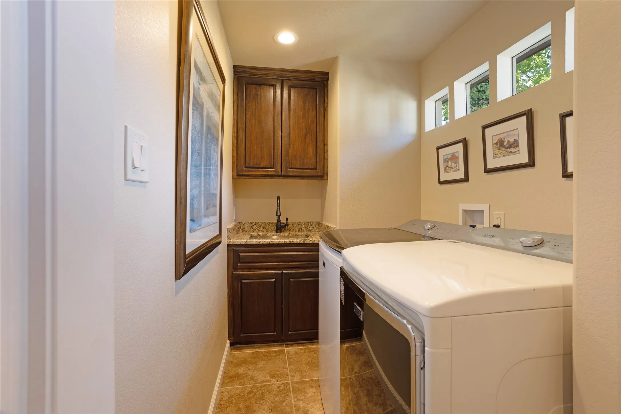 Single Family Residence For Sale in Red River (TX) County , 324 County Road 3172, Clarksville, Texas 75426, 3 Bedroom, 2 Bathroom, 2 Garage spaces, 2,389 Sqft, built in 2018, Preowned, Price $449,900, mls#21193924, Real Estate Agent in Clarksville, Homes For Sale in Red River (TX) county, Homes For Sale in Clarksville, Realtor in Clarksville Texas, Real Estate Brokerage Independent Realty Texas, Luminita Cordes Realtor