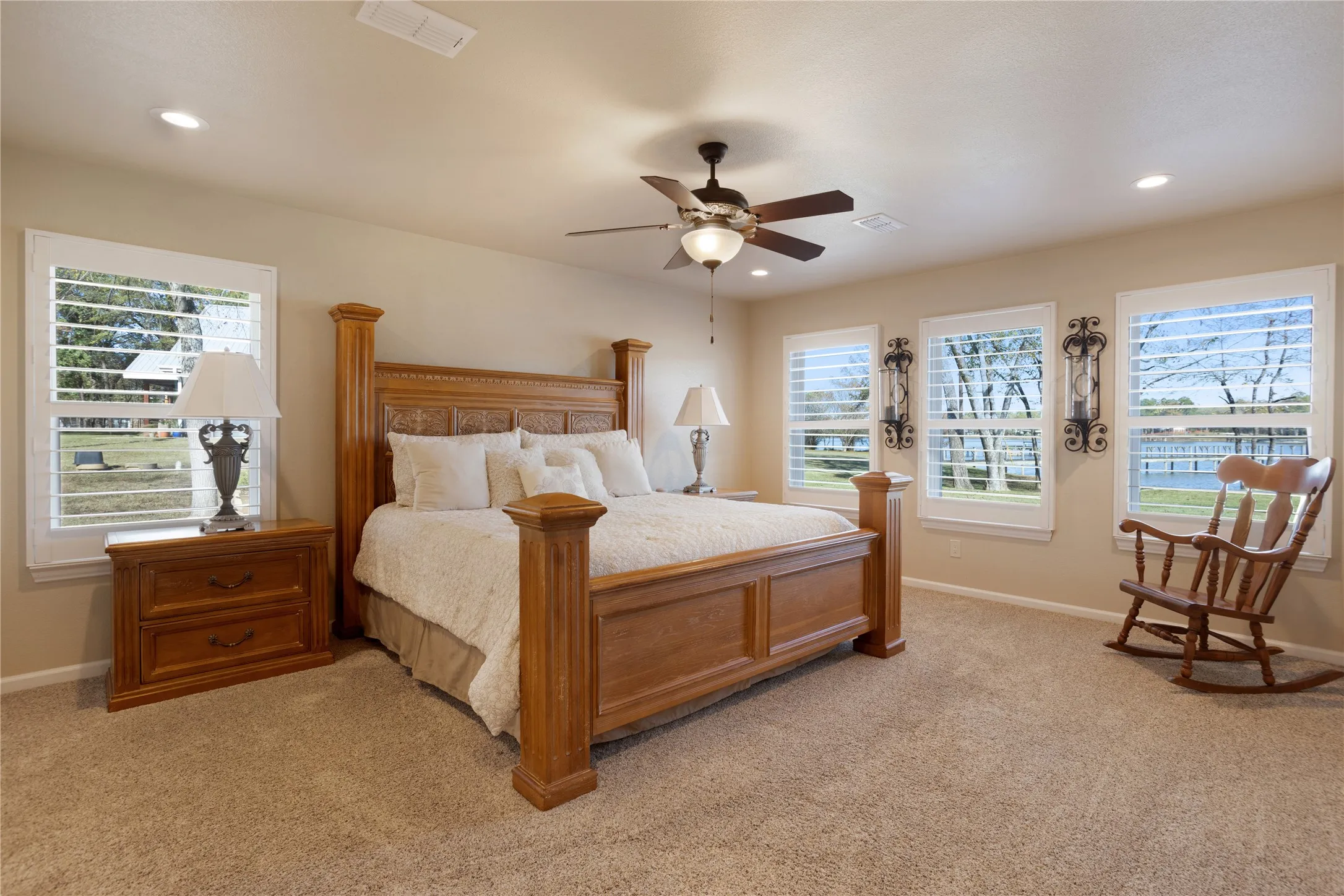 Single Family Residence For Sale in Red River (TX) County , 324 County Road 3172, Clarksville, Texas 75426, 3 Bedroom, 2 Bathroom, 2 Garage spaces, 2,389 Sqft, built in 2018, Preowned, Price $449,900, mls#21193924, Real Estate Agent in Clarksville, Homes For Sale in Red River (TX) county, Homes For Sale in Clarksville, Realtor in Clarksville Texas, Real Estate Brokerage Independent Realty Texas, Luminita Cordes Realtor