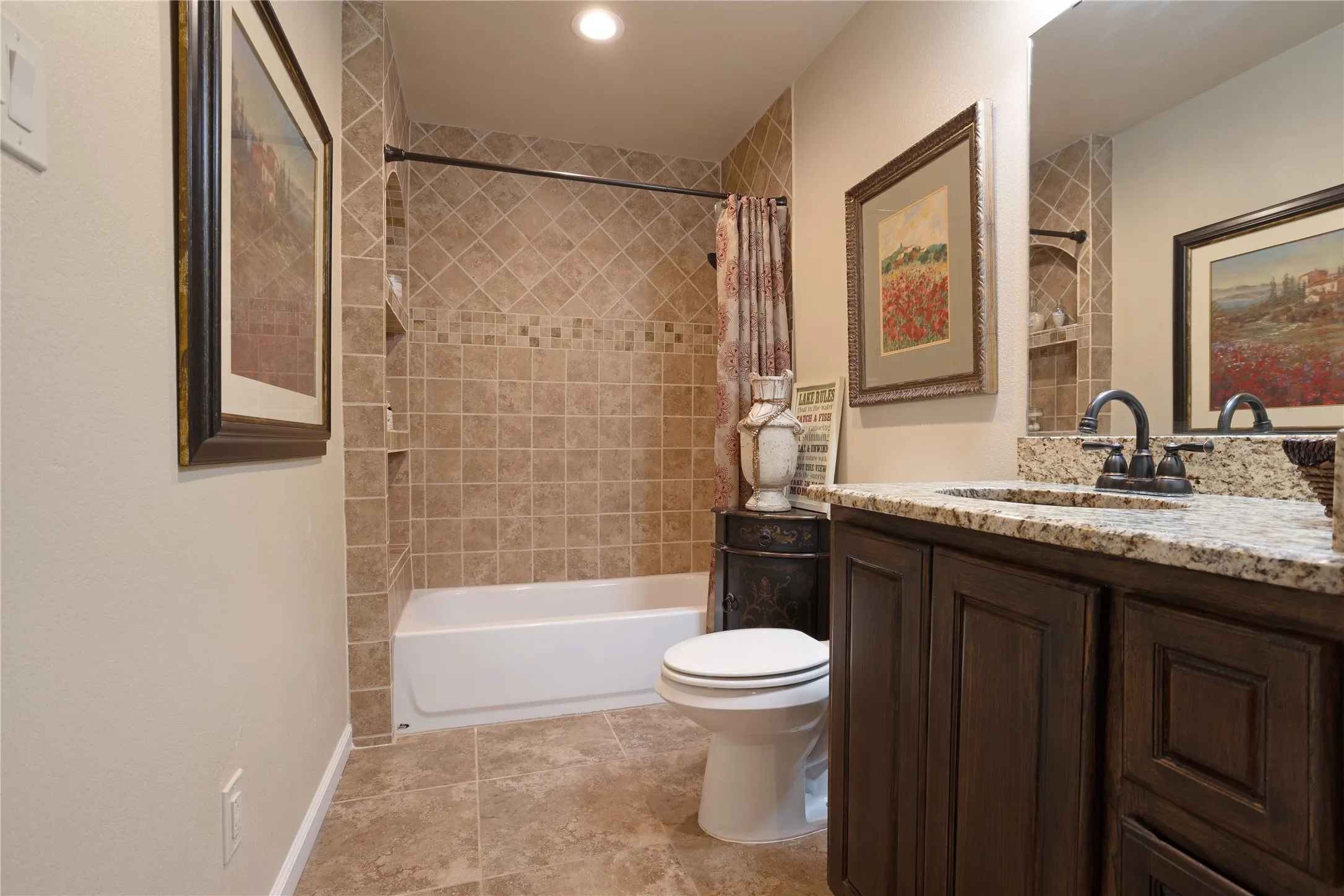 Single Family Residence For Sale in Red River (TX) County , 324 County Road 3172, Clarksville, Texas 75426, 3 Bedroom, 2 Bathroom, 2 Garage spaces, 2,389 Sqft, built in 2018, Preowned, Price $449,900, mls#21193924, Real Estate Agent in Clarksville, Homes For Sale in Red River (TX) county, Homes For Sale in Clarksville, Realtor in Clarksville Texas, Real Estate Brokerage Independent Realty Texas, Luminita Cordes Realtor