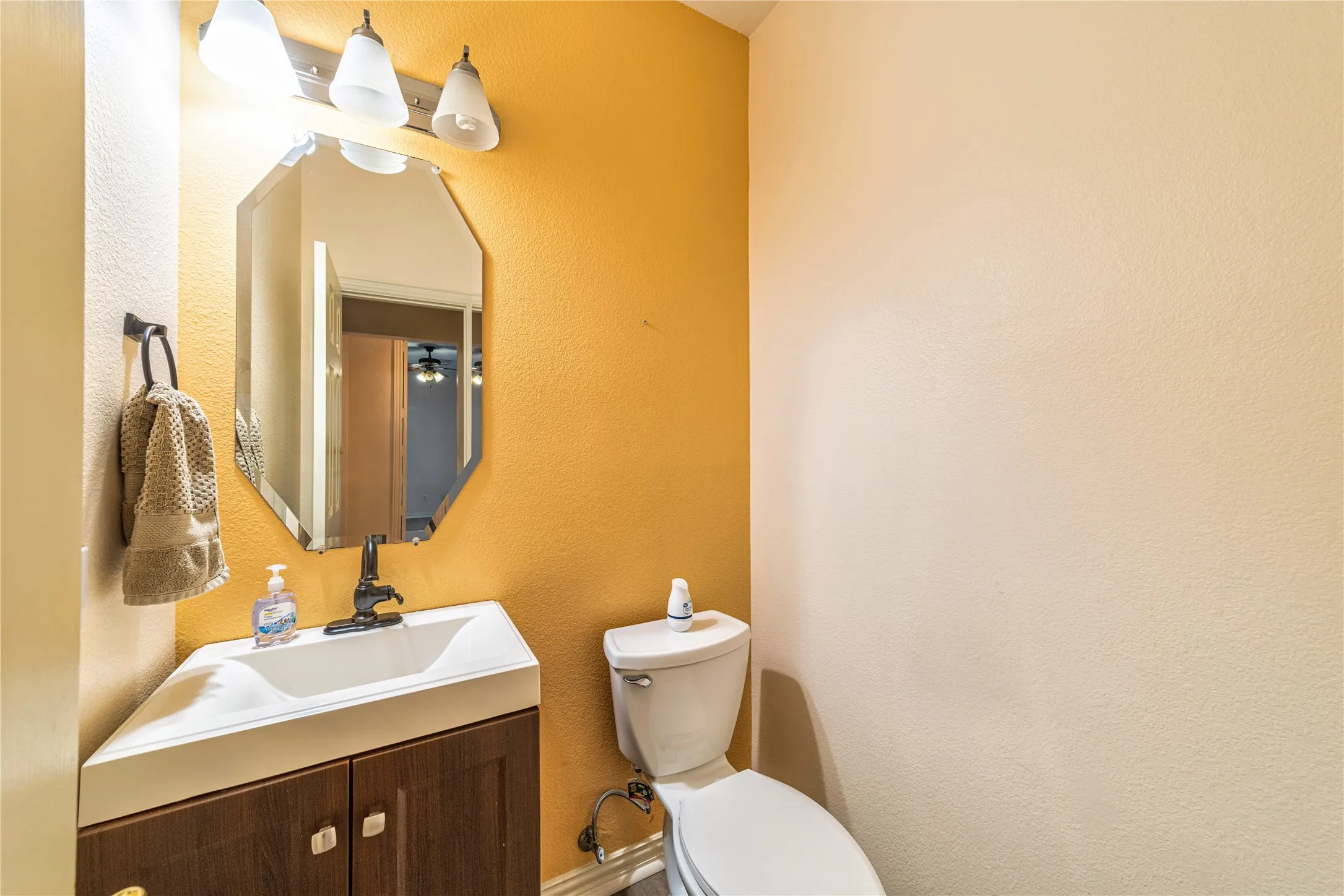 Single Family Residence For Sale in Collin County , 3812 Oxbow Creek Lane, Plano, Texas 75074, 5 Bedroom, 4 Bathroom, 2 Garage spaces, 3,251 Sqft, built in 2000, mls#21189154, Real Estate Agent in Plano, Homes For Sale in Collin county, Homes For Sale in Plano, Realtor in Plano Texas, Real Estate Brokerage Independent Realty Texas, Luminita Cordes Realtor