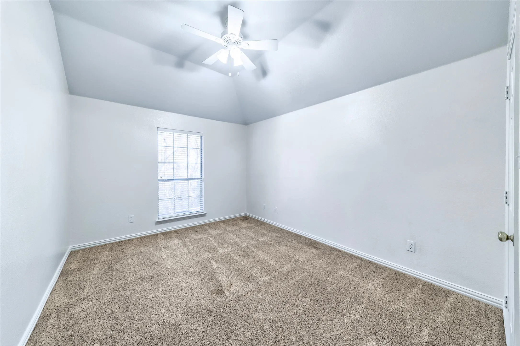 Single Family Residence For Sale in Collin County , 3812 Oxbow Creek Lane, Plano, Texas 75074, 5 Bedroom, 4 Bathroom, 2 Garage spaces, 3,251 Sqft, built in 2000, mls#21189154, Real Estate Agent in Plano, Homes For Sale in Collin county, Homes For Sale in Plano, Realtor in Plano Texas, Real Estate Brokerage Independent Realty Texas, Luminita Cordes Realtor