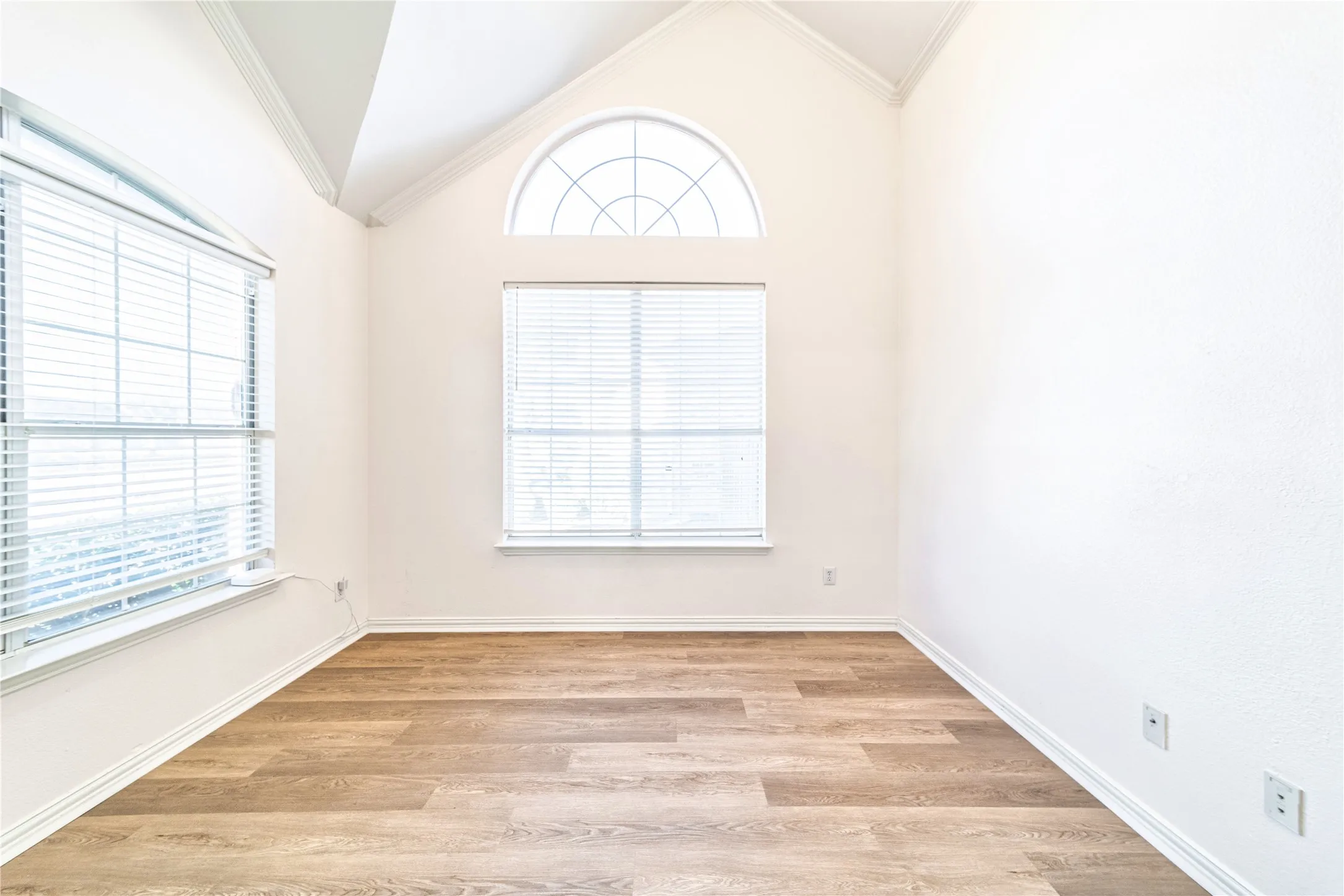 Single Family Residence For Sale in Collin County , 3812 Oxbow Creek Lane, Plano, Texas 75074, 5 Bedroom, 4 Bathroom, 2 Garage spaces, 3,251 Sqft, built in 2000, mls#21189154, Real Estate Agent in Plano, Homes For Sale in Collin county, Homes For Sale in Plano, Realtor in Plano Texas, Real Estate Brokerage Independent Realty Texas, Luminita Cordes Realtor