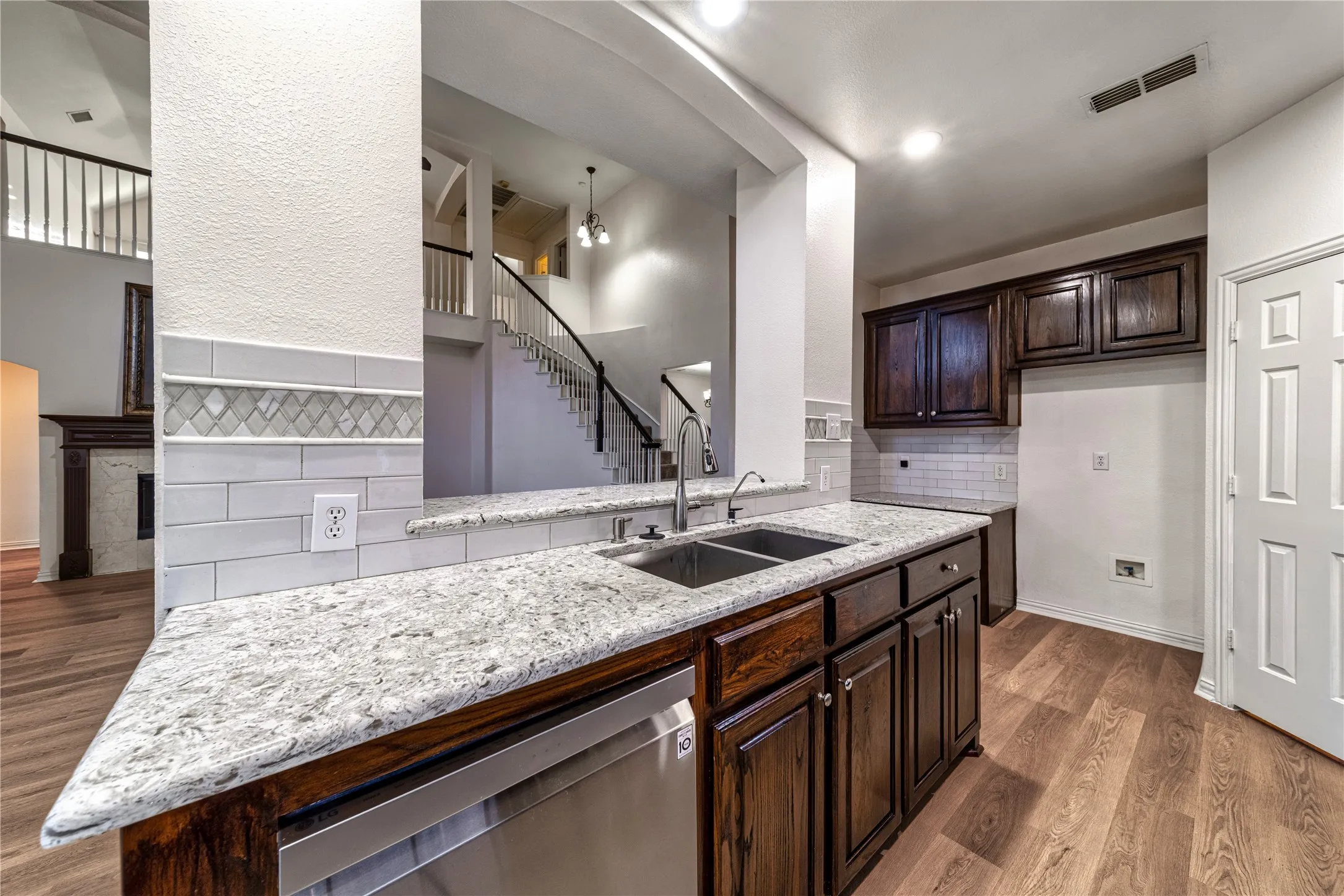 Single Family Residence For Sale in Collin County , 3812 Oxbow Creek Lane, Plano, Texas 75074, 5 Bedroom, 4 Bathroom, 2 Garage spaces, 3,251 Sqft, built in 2000, mls#21189154, Real Estate Agent in Plano, Homes For Sale in Collin county, Homes For Sale in Plano, Realtor in Plano Texas, Real Estate Brokerage Independent Realty Texas, Luminita Cordes Realtor