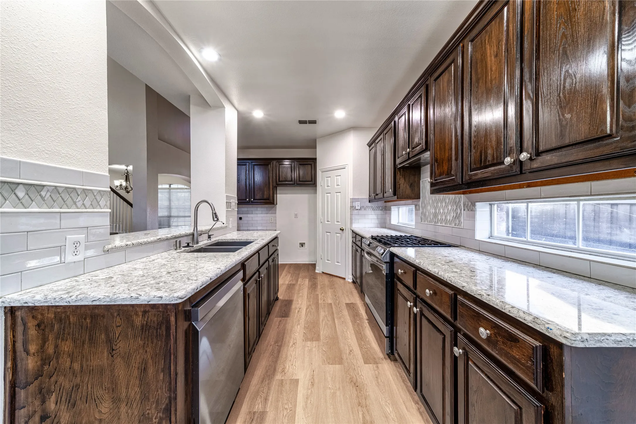 Single Family Residence For Sale in Collin County , 3812 Oxbow Creek Lane, Plano, Texas 75074, 5 Bedroom, 4 Bathroom, 2 Garage spaces, 3,251 Sqft, built in 2000, mls#21189154, Real Estate Agent in Plano, Homes For Sale in Collin county, Homes For Sale in Plano, Realtor in Plano Texas, Real Estate Brokerage Independent Realty Texas, Luminita Cordes Realtor
