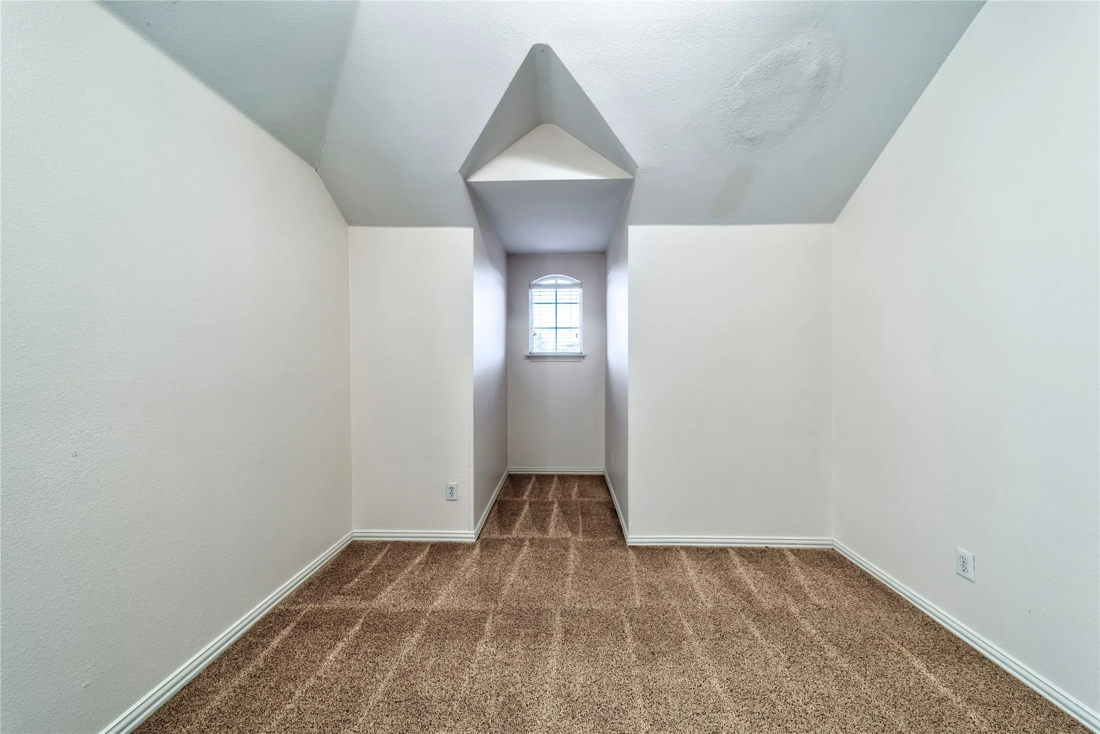 Single Family Residence For Sale in Collin County , 3812 Oxbow Creek Lane, Plano, Texas 75074, 5 Bedroom, 4 Bathroom, 2 Garage spaces, 3,251 Sqft, built in 2000, mls#21189154, Real Estate Agent in Plano, Homes For Sale in Collin county, Homes For Sale in Plano, Realtor in Plano Texas, Real Estate Brokerage Independent Realty Texas, Luminita Cordes Realtor