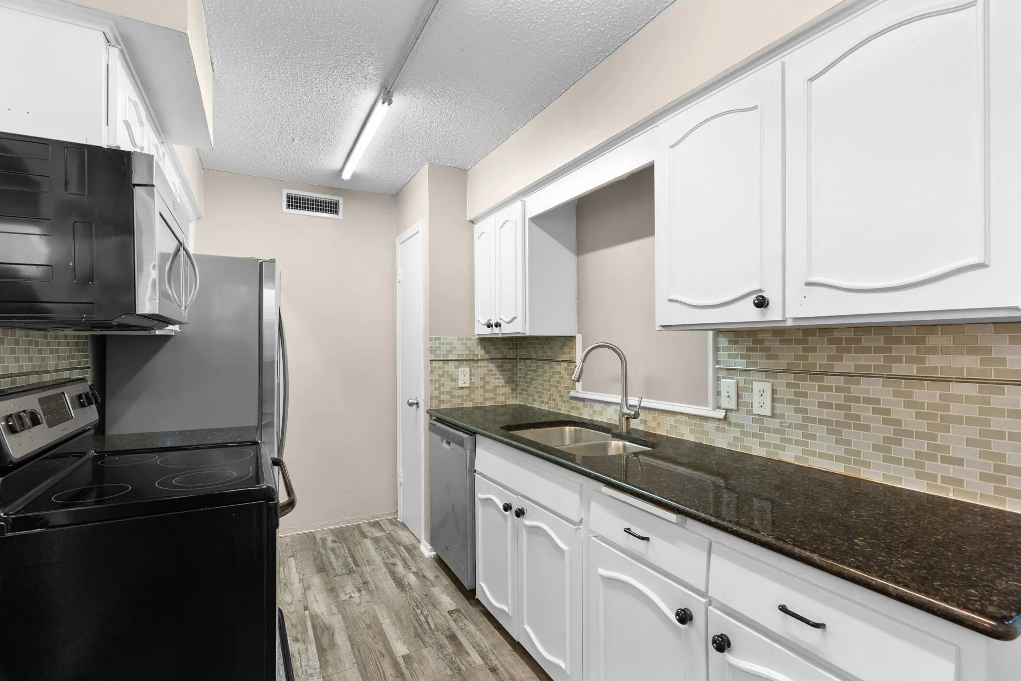 Condominium For Sale in Dallas County , 7812 Royal Lane 109, Dallas, Texas 75230, 2 Bedroom, 2 Bathroom, Garage spaces, 1,176 Sqft, built in 1963, mls#21193764, Real Estate Agent in Dallas, Homes For Sale in Dallas county, Homes For Sale in Dallas, Realtor in Dallas Texas, Real Estate Brokerage Independent Realty Texas, Luminita Cordes Realtor