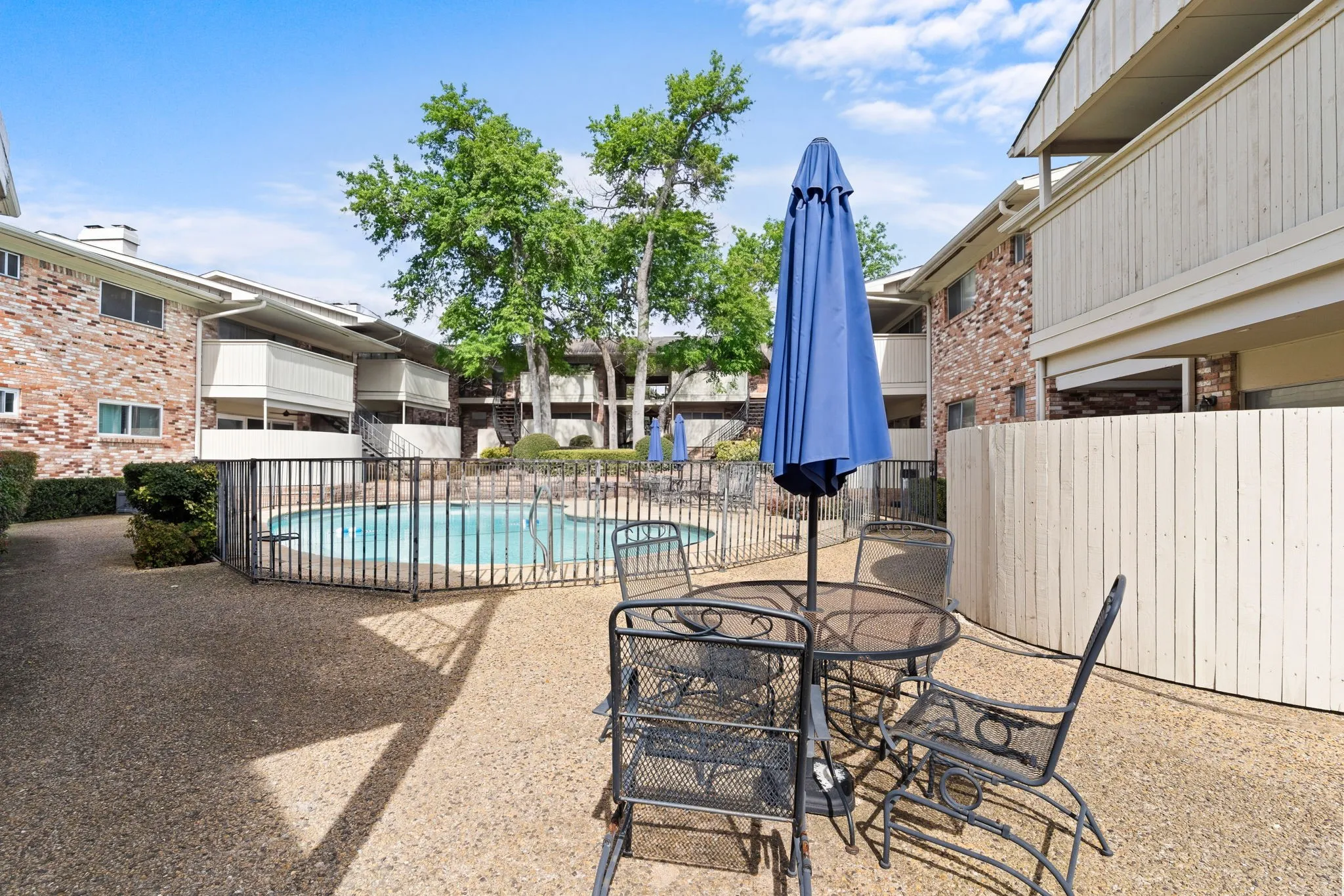 Condominium For Sale in Dallas County , 7812 Royal Lane 109, Dallas, Texas 75230, 2 Bedroom, 2 Bathroom, Garage spaces, 1,176 Sqft, built in 1963, mls#21193764, Real Estate Agent in Dallas, Homes For Sale in Dallas county, Homes For Sale in Dallas, Realtor in Dallas Texas, Real Estate Brokerage Independent Realty Texas, Luminita Cordes Realtor