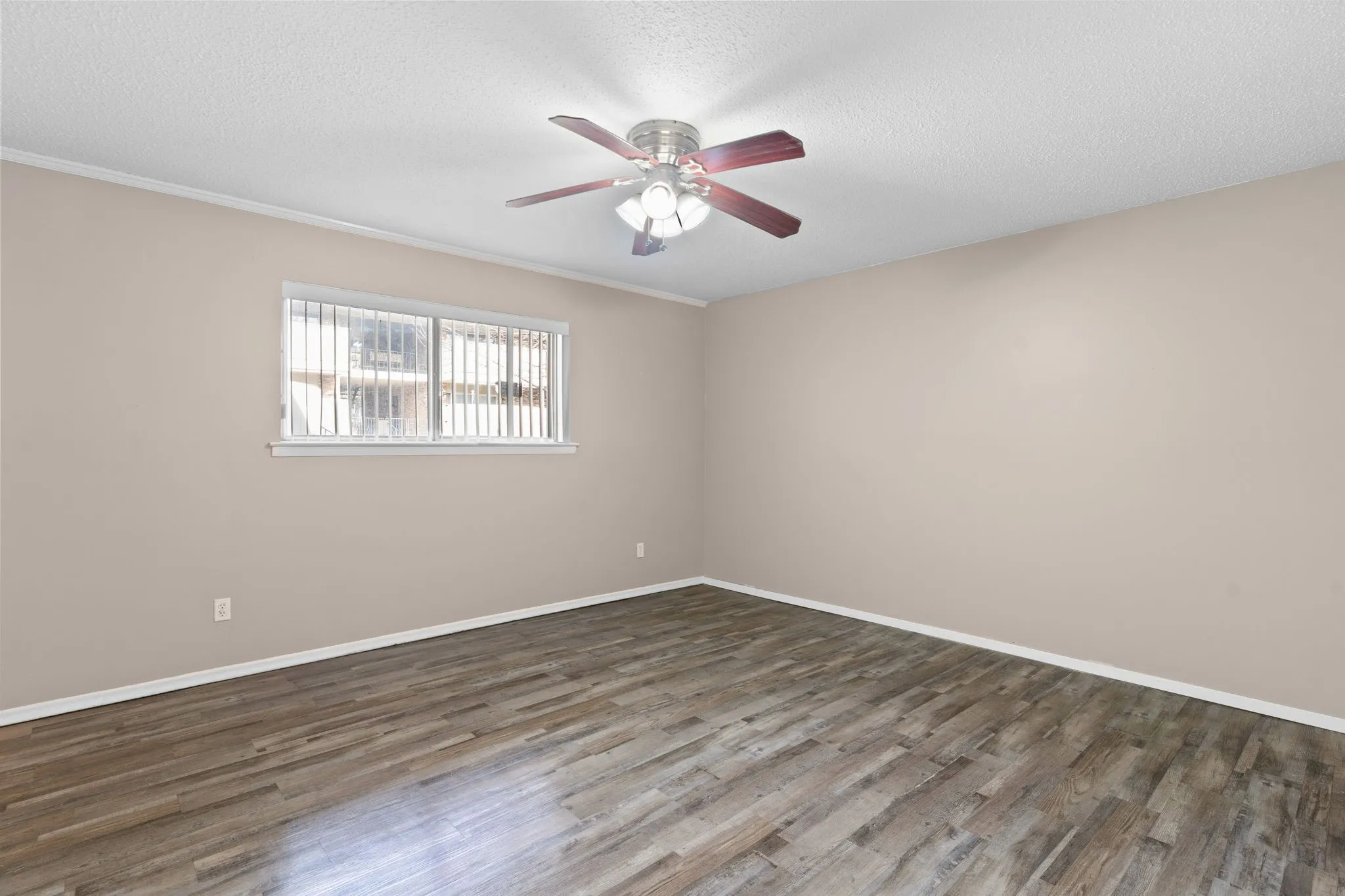 Condominium For Sale in Dallas County , 7812 Royal Lane 109, Dallas, Texas 75230, 2 Bedroom, 2 Bathroom, Garage spaces, 1,176 Sqft, built in 1963, mls#21193764, Real Estate Agent in Dallas, Homes For Sale in Dallas county, Homes For Sale in Dallas, Realtor in Dallas Texas, Real Estate Brokerage Independent Realty Texas, Luminita Cordes Realtor