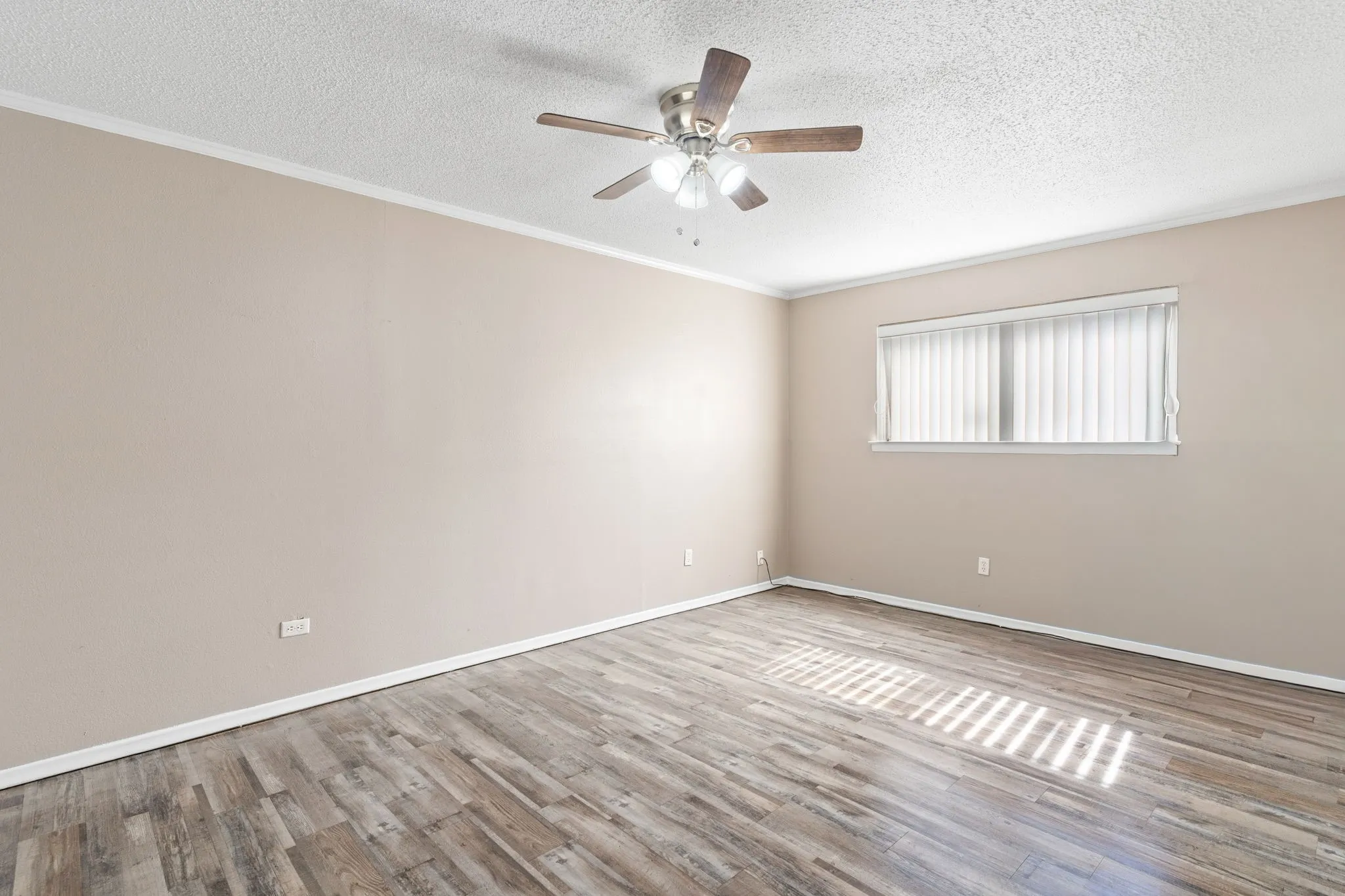 Condominium For Sale in Dallas County , 7812 Royal Lane 109, Dallas, Texas 75230, 2 Bedroom, 2 Bathroom, Garage spaces, 1,176 Sqft, built in 1963, mls#21193764, Real Estate Agent in Dallas, Homes For Sale in Dallas county, Homes For Sale in Dallas, Realtor in Dallas Texas, Real Estate Brokerage Independent Realty Texas, Luminita Cordes Realtor