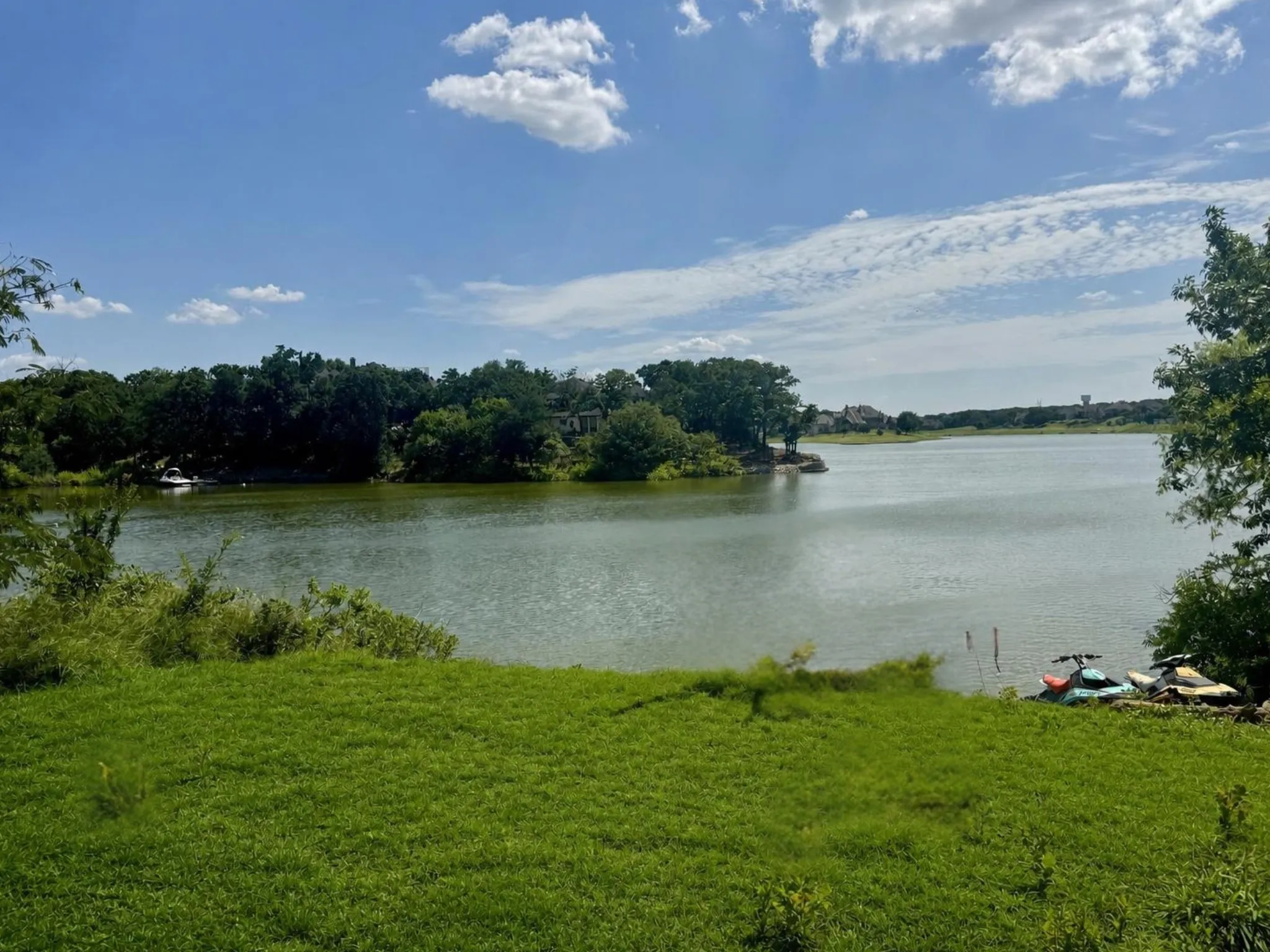 Single Family Residence For Sale in Denton County , 117 Scenic Drive, Highland Village, Texas 75077, 5 Bedroom, 5 Bathroom, 2 Garage spaces, 5,698 Sqft, built in 2006, Preowned, mls#21193610, Real Estate Agent in Highland Village, Homes For Sale in Denton county, Homes For Sale in Highland Village, Realtor in Highland Village Texas, Real Estate Brokerage Independent Realty Texas, Luminita Cordes Realtor