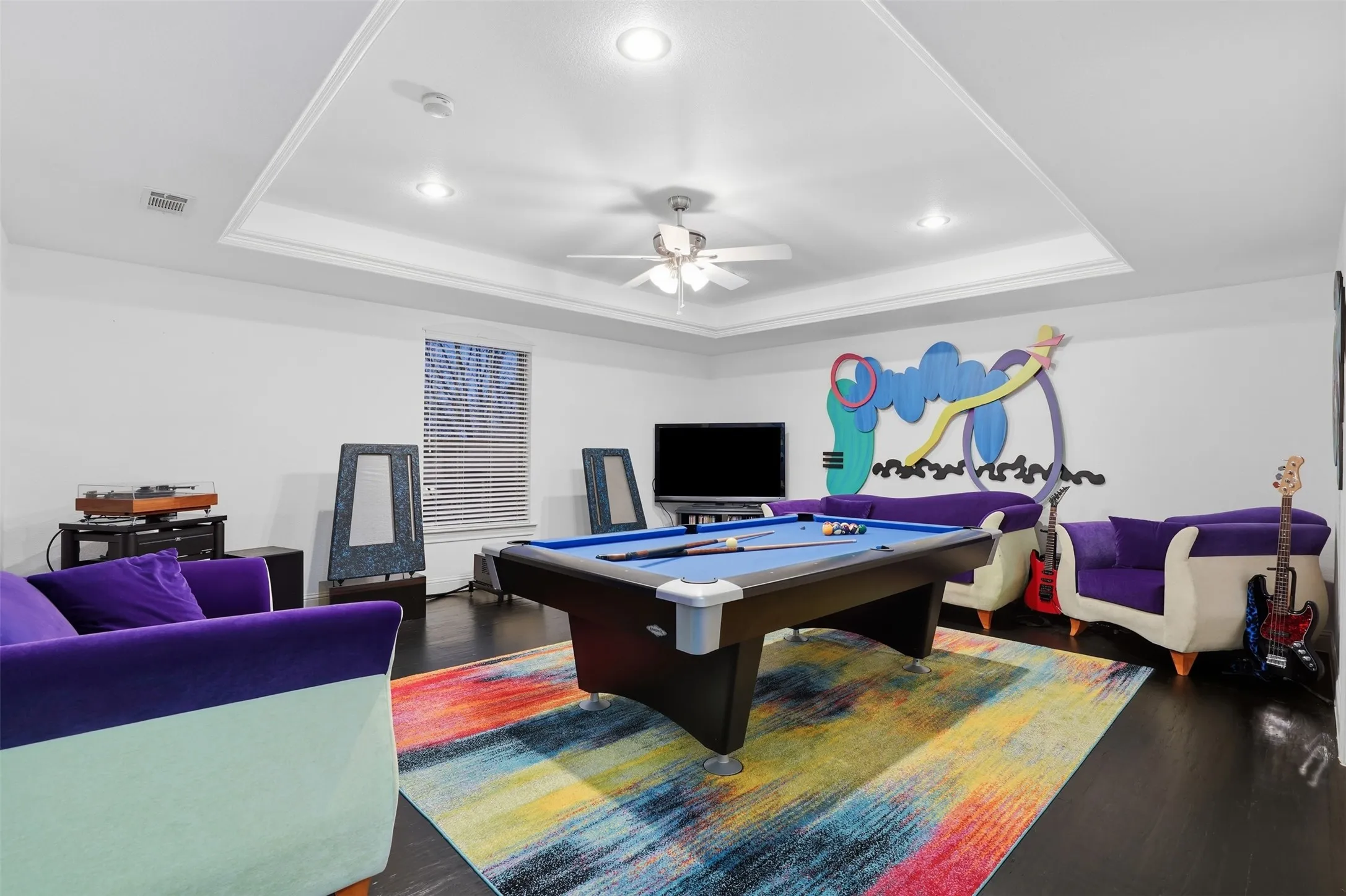 Single Family Residence For Sale in Denton County , 117 Scenic Drive, Highland Village, Texas 75077, 5 Bedroom, 5 Bathroom, 2 Garage spaces, 5,698 Sqft, built in 2006, Preowned, mls#21193610, Real Estate Agent in Highland Village, Homes For Sale in Denton county, Homes For Sale in Highland Village, Realtor in Highland Village Texas, Real Estate Brokerage Independent Realty Texas, Luminita Cordes Realtor