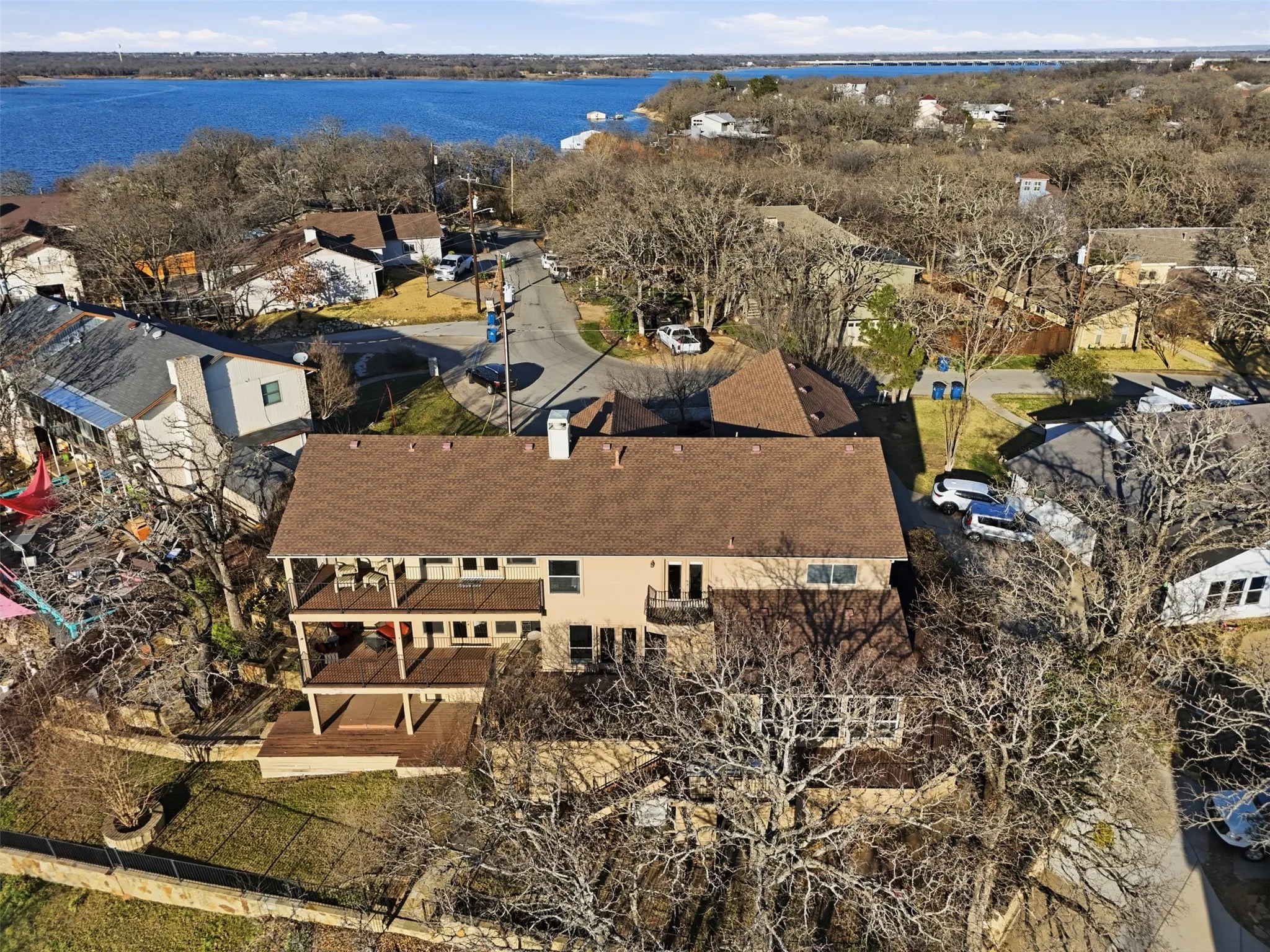 Single Family Residence For Sale in Denton County , 117 Scenic Drive, Highland Village, Texas 75077, 5 Bedroom, 5 Bathroom, 2 Garage spaces, 5,698 Sqft, built in 2006, Preowned, mls#21193610, Real Estate Agent in Highland Village, Homes For Sale in Denton county, Homes For Sale in Highland Village, Realtor in Highland Village Texas, Real Estate Brokerage Independent Realty Texas, Luminita Cordes Realtor
