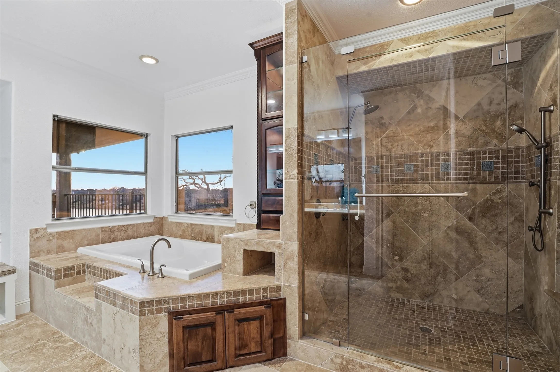 Single Family Residence For Sale in Denton County , 117 Scenic Drive, Highland Village, Texas 75077, 5 Bedroom, 5 Bathroom, 2 Garage spaces, 5,698 Sqft, built in 2006, Preowned, mls#21193610, Real Estate Agent in Highland Village, Homes For Sale in Denton county, Homes For Sale in Highland Village, Realtor in Highland Village Texas, Real Estate Brokerage Independent Realty Texas, Luminita Cordes Realtor