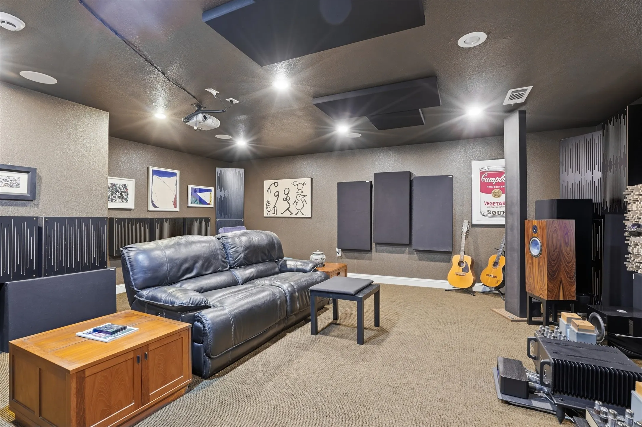 Single Family Residence For Sale in Denton County , 117 Scenic Drive, Highland Village, Texas 75077, 5 Bedroom, 5 Bathroom, 2 Garage spaces, 5,698 Sqft, built in 2006, Preowned, mls#21193610, Real Estate Agent in Highland Village, Homes For Sale in Denton county, Homes For Sale in Highland Village, Realtor in Highland Village Texas, Real Estate Brokerage Independent Realty Texas, Luminita Cordes Realtor