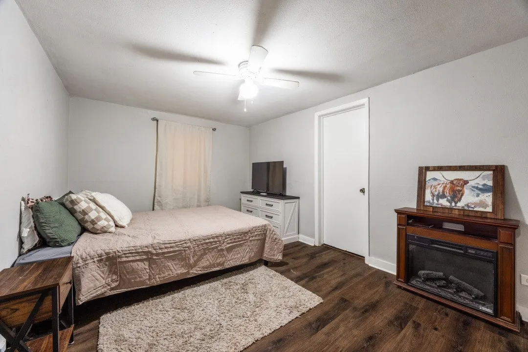 Single Family Residence For Sale in Fannin County , 308 N Bois D Arc Street, Savoy, Texas 75479, 3 Bedroom, 1 Bathroom, Garage spaces, 1,245 Sqft, built in 1950, mls#21194017, Real Estate Agent in Savoy, Homes For Sale in Fannin county, Homes For Sale in Savoy, Realtor in Savoy Texas, Real Estate Brokerage Independent Realty Texas, Luminita Cordes Realtor