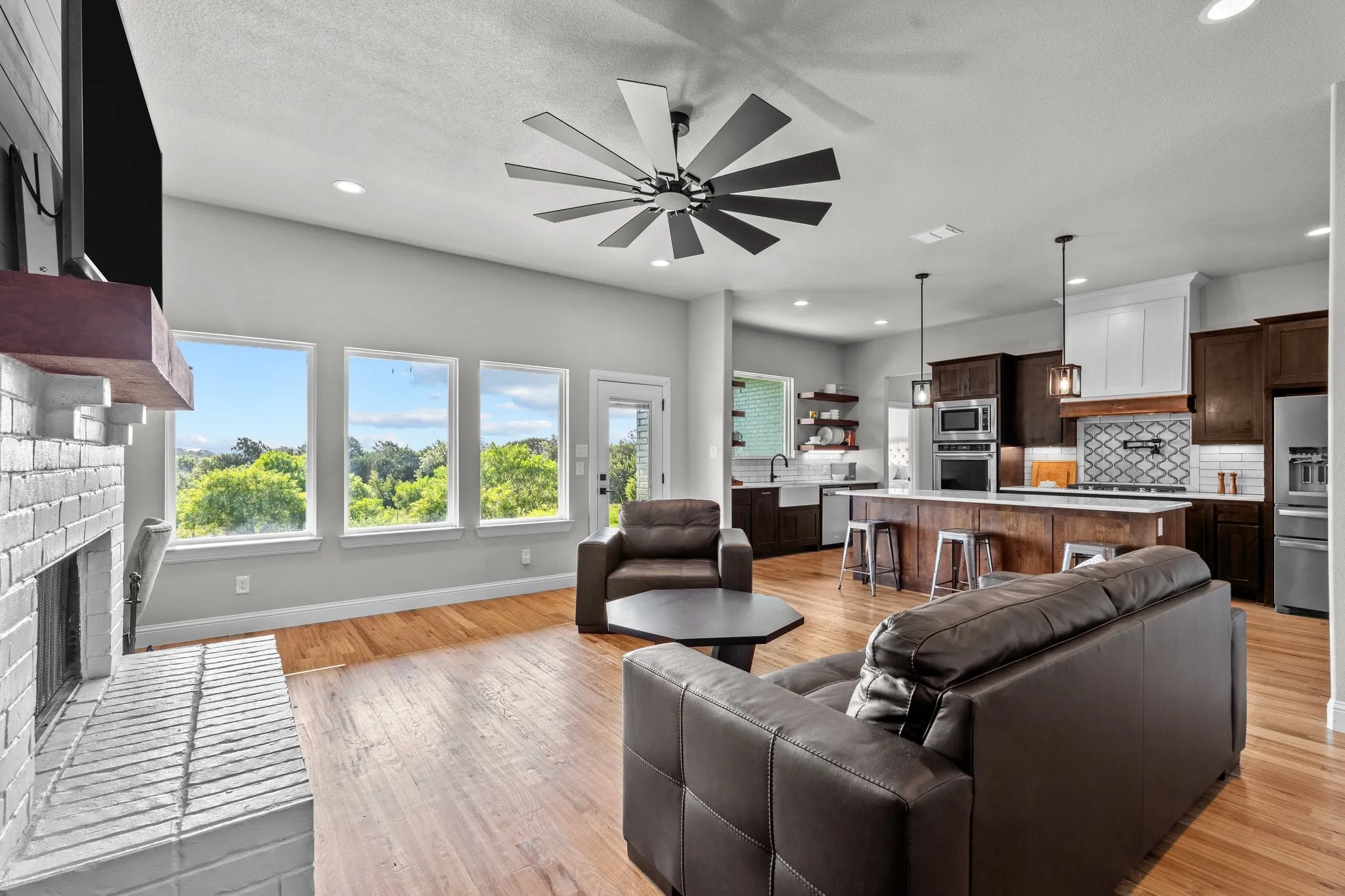 Single Family Residence For Sale in Parker County , 2100 Shady Grove Road, Weatherford, Texas 76088, 4 Bedroom, 3 Bathroom, 2 Garage spaces, 2,467 Sqft, built in 2023, mls#21194053, Real Estate Agent in Weatherford, Homes For Sale in Parker county, Homes For Sale in Weatherford, Realtor in Weatherford Texas, Real Estate Brokerage Independent Realty Texas, Luminita Cordes Realtor