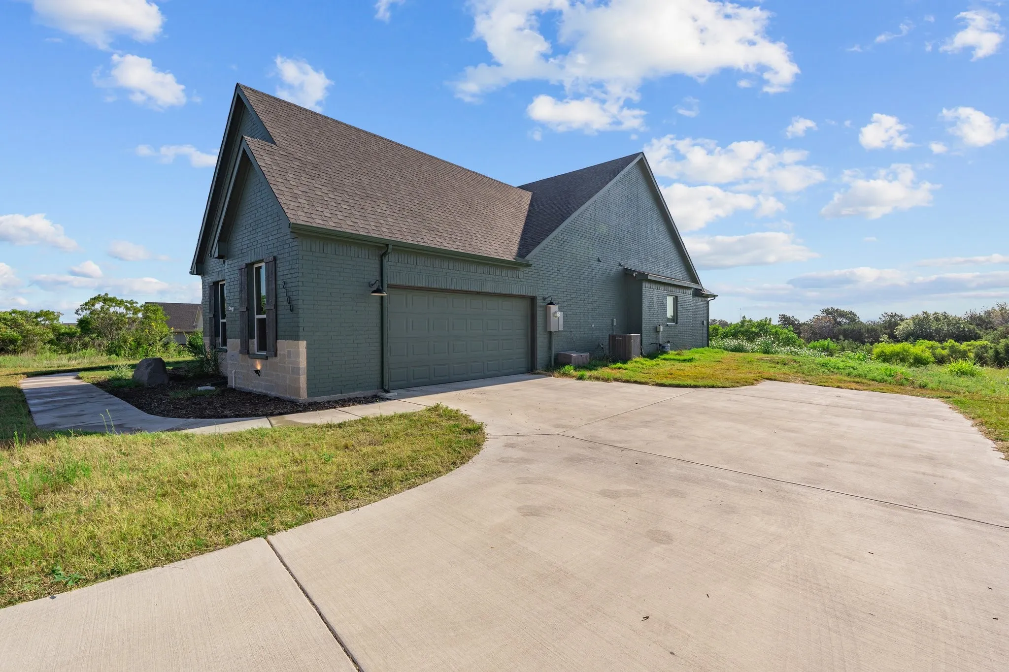 Single Family Residence For Sale in Parker County , 2100 Shady Grove Road, Weatherford, Texas 76088, 4 Bedroom, 3 Bathroom, 2 Garage spaces, 2,467 Sqft, built in 2023, mls#21194053, Real Estate Agent in Weatherford, Homes For Sale in Parker county, Homes For Sale in Weatherford, Realtor in Weatherford Texas, Real Estate Brokerage Independent Realty Texas, Luminita Cordes Realtor