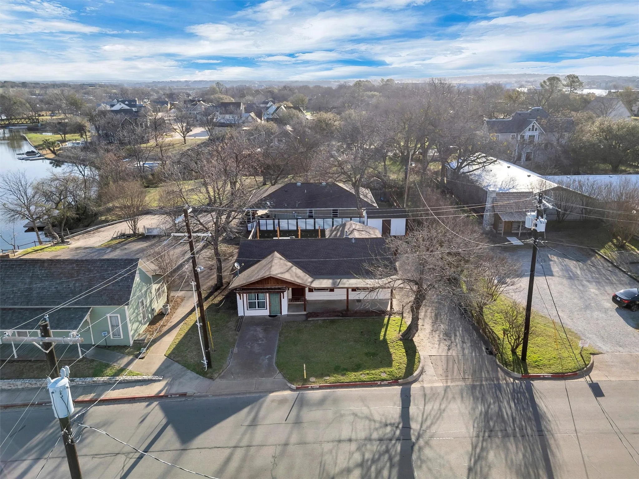 Hotel/Motel For Sale in Hood County , 212 N Crockett Street, Granbury, Texas 76048, 0, 0, Garage spaces, 0 Sqft, built in 1964, Preowned, mls#21191680, Real Estate Agent in Granbury, Homes For Sale in Hood county, Homes For Sale in Granbury, Realtor in Granbury Texas, Real Estate Brokerage Independent Realty Texas, Luminita Cordes Realtor