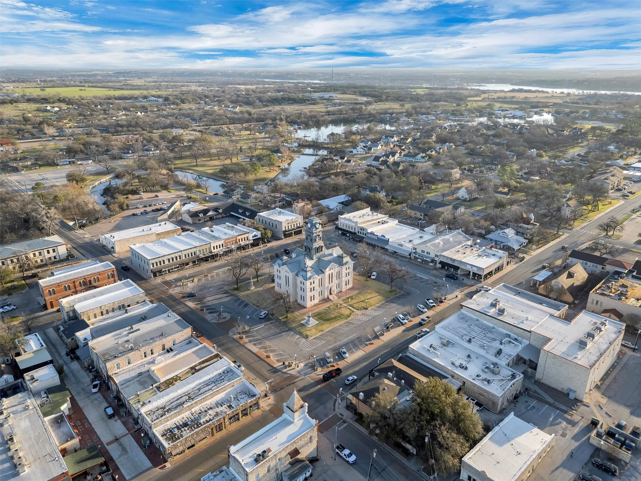 Hotel/Motel For Sale in Hood County , 212 N Crockett Street, Granbury, Texas 76048, 0, 0, Garage spaces, 0 Sqft, built in 1964, Preowned, mls#21191680, Real Estate Agent in Granbury, Homes For Sale in Hood county, Homes For Sale in Granbury, Realtor in Granbury Texas, Real Estate Brokerage Independent Realty Texas, Luminita Cordes Realtor