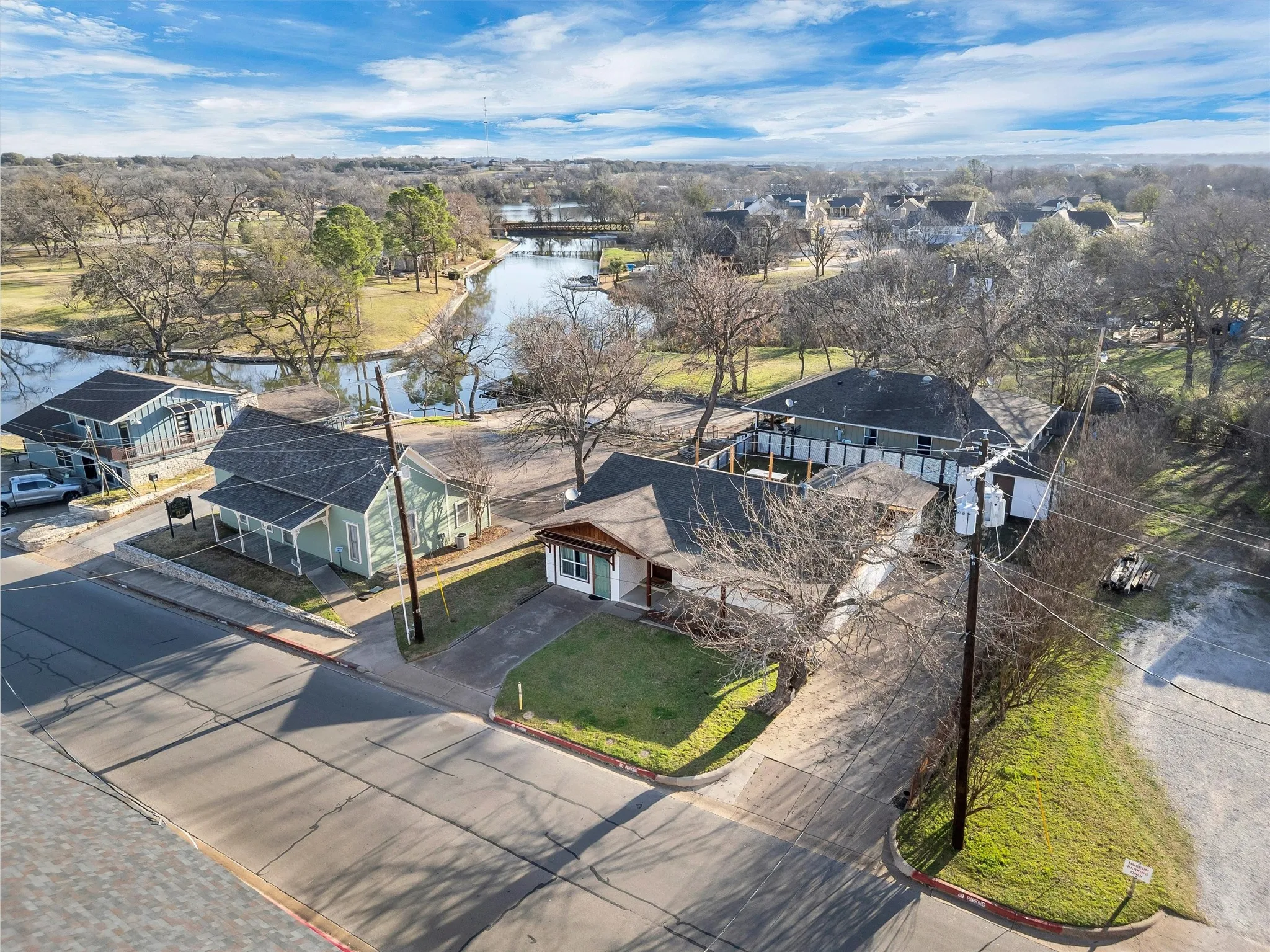 Hotel/Motel For Sale in Hood County , 212 N Crockett Street, Granbury, Texas 76048, 0, 0, Garage spaces, 0 Sqft, built in 1964, Preowned, mls#21191680, Real Estate Agent in Granbury, Homes For Sale in Hood county, Homes For Sale in Granbury, Realtor in Granbury Texas, Real Estate Brokerage Independent Realty Texas, Luminita Cordes Realtor
