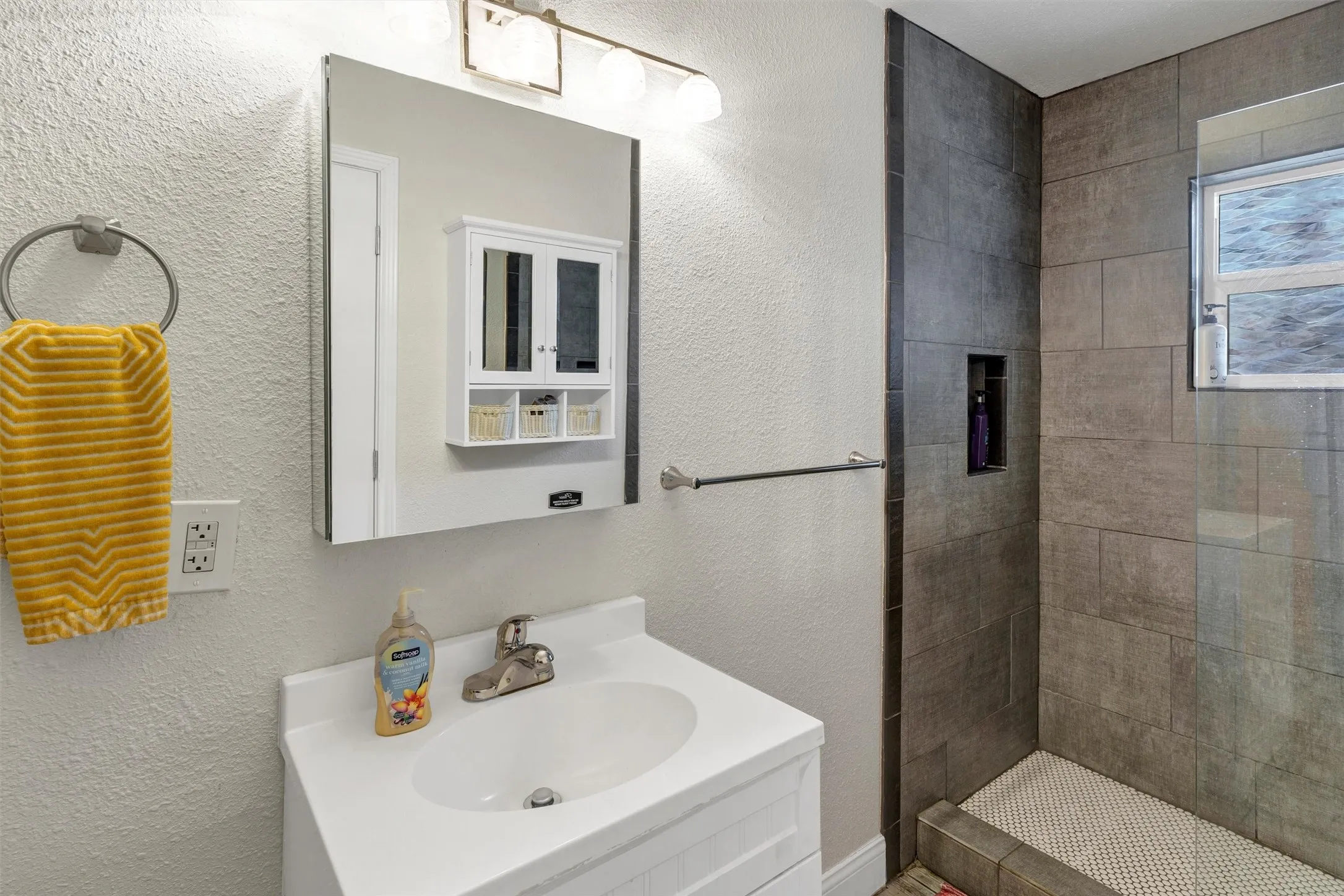 Hotel/Motel For Sale in Hood County , 212 N Crockett Street, Granbury, Texas 76048, 0, 0, Garage spaces, 0 Sqft, built in 1964, Preowned, mls#21191680, Real Estate Agent in Granbury, Homes For Sale in Hood county, Homes For Sale in Granbury, Realtor in Granbury Texas, Real Estate Brokerage Independent Realty Texas, Luminita Cordes Realtor