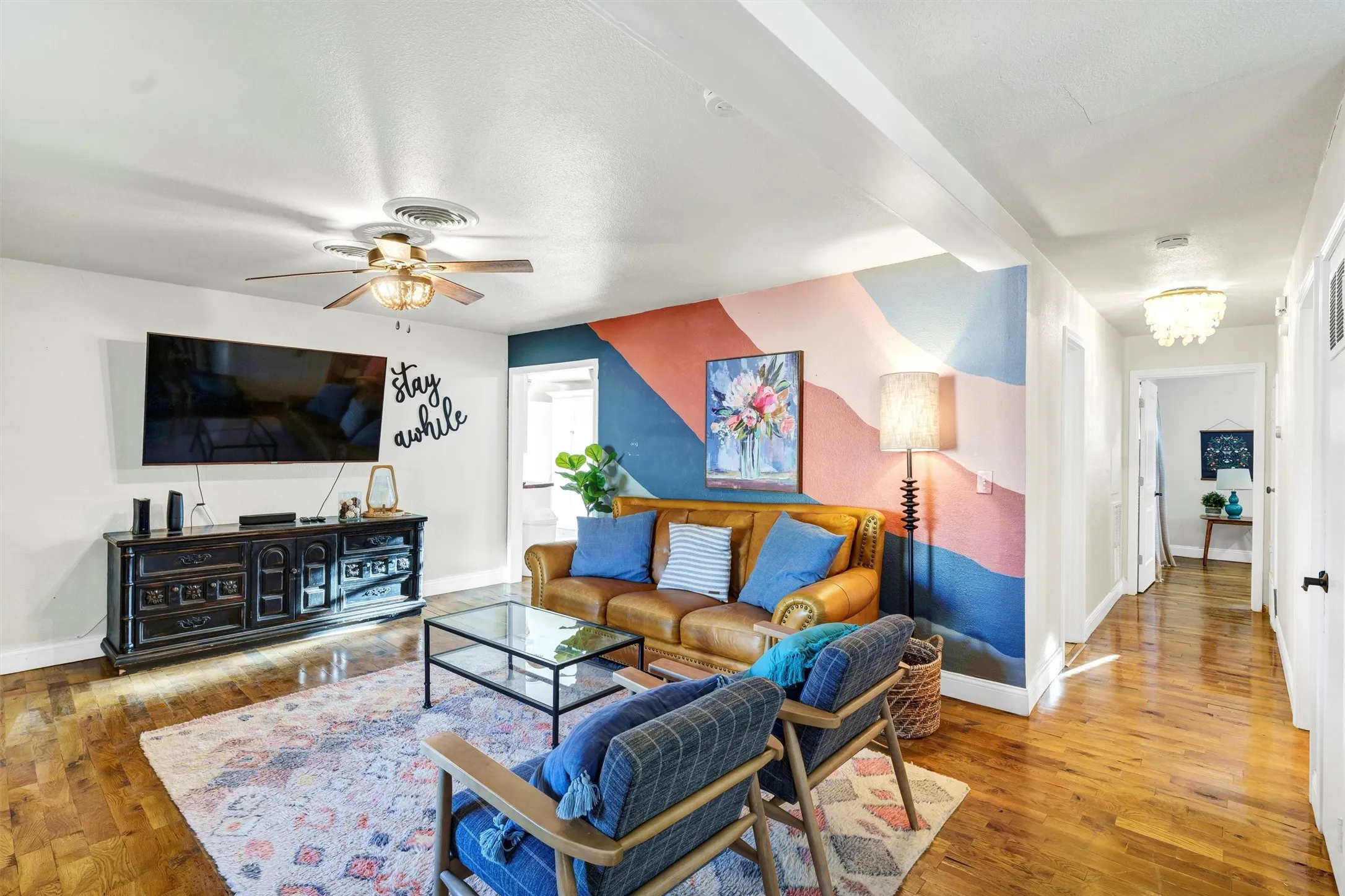 Hotel/Motel For Sale in Hood County , 212 N Crockett Street, Granbury, Texas 76048, 0, 0, Garage spaces, 0 Sqft, built in 1964, Preowned, mls#21191680, Real Estate Agent in Granbury, Homes For Sale in Hood county, Homes For Sale in Granbury, Realtor in Granbury Texas, Real Estate Brokerage Independent Realty Texas, Luminita Cordes Realtor