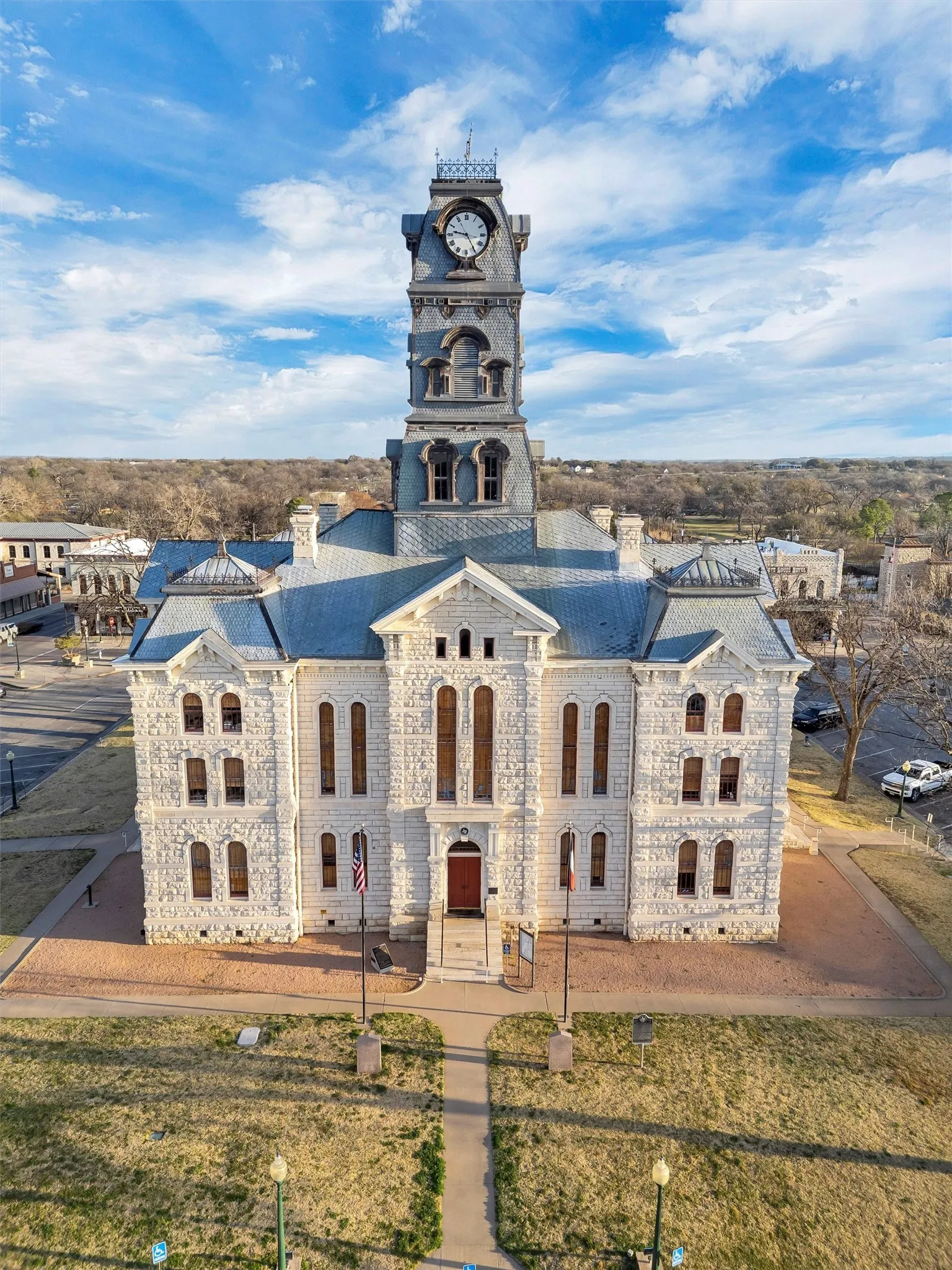 Hotel/Motel For Sale in Hood County , 212 N Crockett Street, Granbury, Texas 76048, 0, 0, Garage spaces, 0 Sqft, built in 1964, Preowned, mls#21191680, Real Estate Agent in Granbury, Homes For Sale in Hood county, Homes For Sale in Granbury, Realtor in Granbury Texas, Real Estate Brokerage Independent Realty Texas, Luminita Cordes Realtor