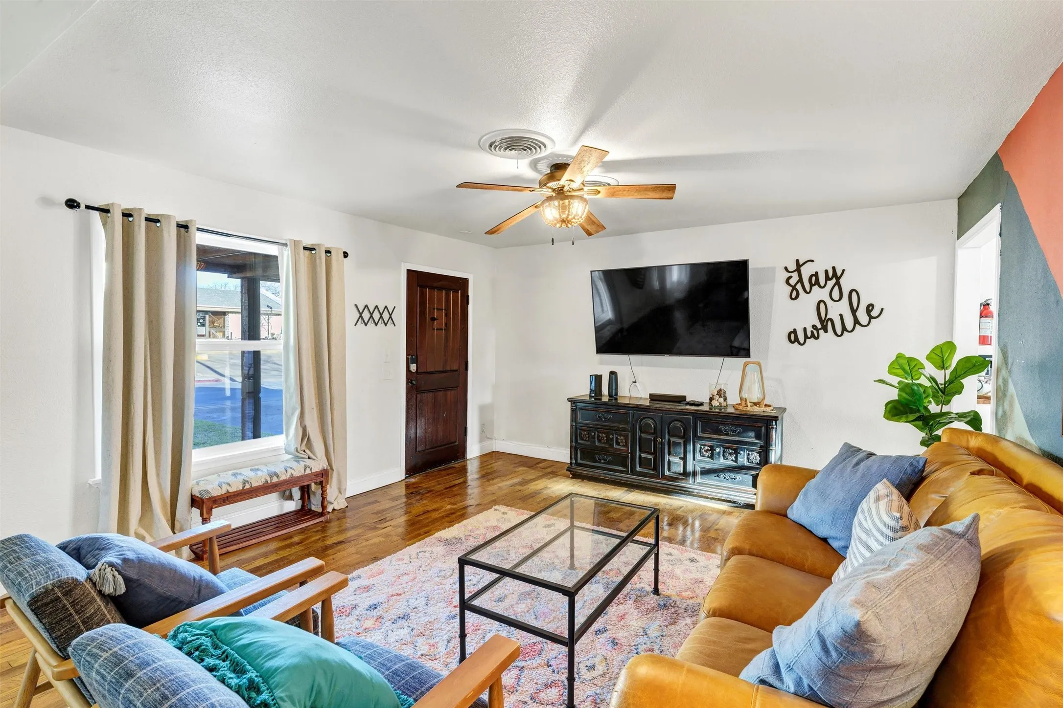 Hotel/Motel For Sale in Hood County , 212 N Crockett Street, Granbury, Texas 76048, 0, 0, Garage spaces, 0 Sqft, built in 1964, Preowned, mls#21191680, Real Estate Agent in Granbury, Homes For Sale in Hood county, Homes For Sale in Granbury, Realtor in Granbury Texas, Real Estate Brokerage Independent Realty Texas, Luminita Cordes Realtor