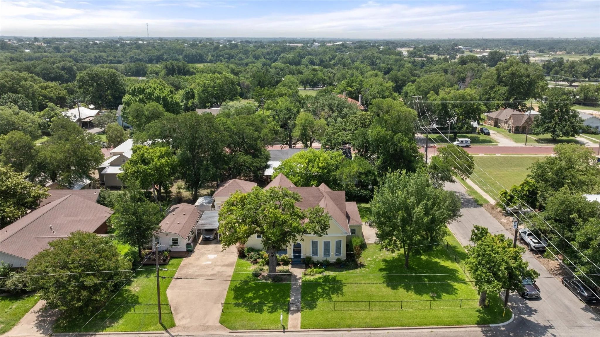 Single Family Residence For Sale in Erath County , 330 E Mcneill Street, Stephenville, Texas 76401, 3 Bedroom, 2 Bathroom, Garage spaces, 2,145 Sqft, built in 1920, Preowned, mls#21194063, Real Estate Agent in Stephenville, Homes For Sale in Erath county, Homes For Sale in Stephenville, Realtor in Stephenville Texas, Real Estate Brokerage Independent Realty Texas, Luminita Cordes Realtor