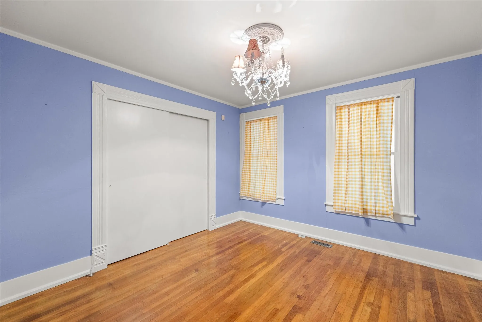 Single Family Residence For Sale in Erath County , 330 E Mcneill Street, Stephenville, Texas 76401, 3 Bedroom, 2 Bathroom, Garage spaces, 2,145 Sqft, built in 1920, Preowned, mls#21194063, Real Estate Agent in Stephenville, Homes For Sale in Erath county, Homes For Sale in Stephenville, Realtor in Stephenville Texas, Real Estate Brokerage Independent Realty Texas, Luminita Cordes Realtor