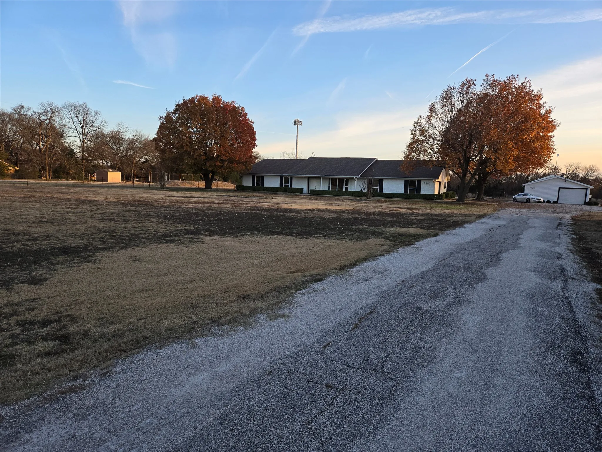 Single Family Residence For Rent in Collin County , 2252 County Road 342, Mc Kinney, Texas 75071, 5 Bedroom, 3 Bathroom, 2 Garage spaces, 3,000 Sqft, built in 1981, mls#21194103, Real Estate Agent in Mc Kinney, Homes For Rent in Collin county, Homes For Rent in Mc Kinney, Realtor in Mc Kinney Texas, Real Estate Brokerage Independent Realty Texas, Luminita Cordes Realtor