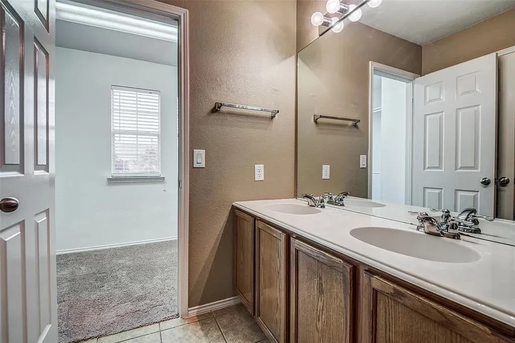 Townhouse For Sale in Dallas County , 2742 Olympic Park Drive, Grand Prairie, Texas 75050, 3 Bedroom, 3 Bathroom, 2 Garage spaces, 1,476 Sqft, built in 2006, mls#21192638, Real Estate Agent in Grand Prairie, Homes For Sale in Dallas county, Homes For Sale in Grand Prairie, Realtor in Grand Prairie Texas, Real Estate Brokerage Independent Realty Texas, Luminita Cordes Realtor