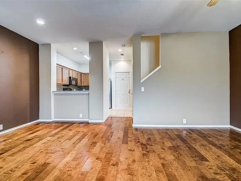 Townhouse For Sale in Dallas County , 2742 Olympic Park Drive, Grand Prairie, Texas 75050, 3 Bedroom, 3 Bathroom, 2 Garage spaces, 1,476 Sqft, built in 2006, mls#21192638, Real Estate Agent in Grand Prairie, Homes For Sale in Dallas county, Homes For Sale in Grand Prairie, Realtor in Grand Prairie Texas, Real Estate Brokerage Independent Realty Texas, Luminita Cordes Realtor