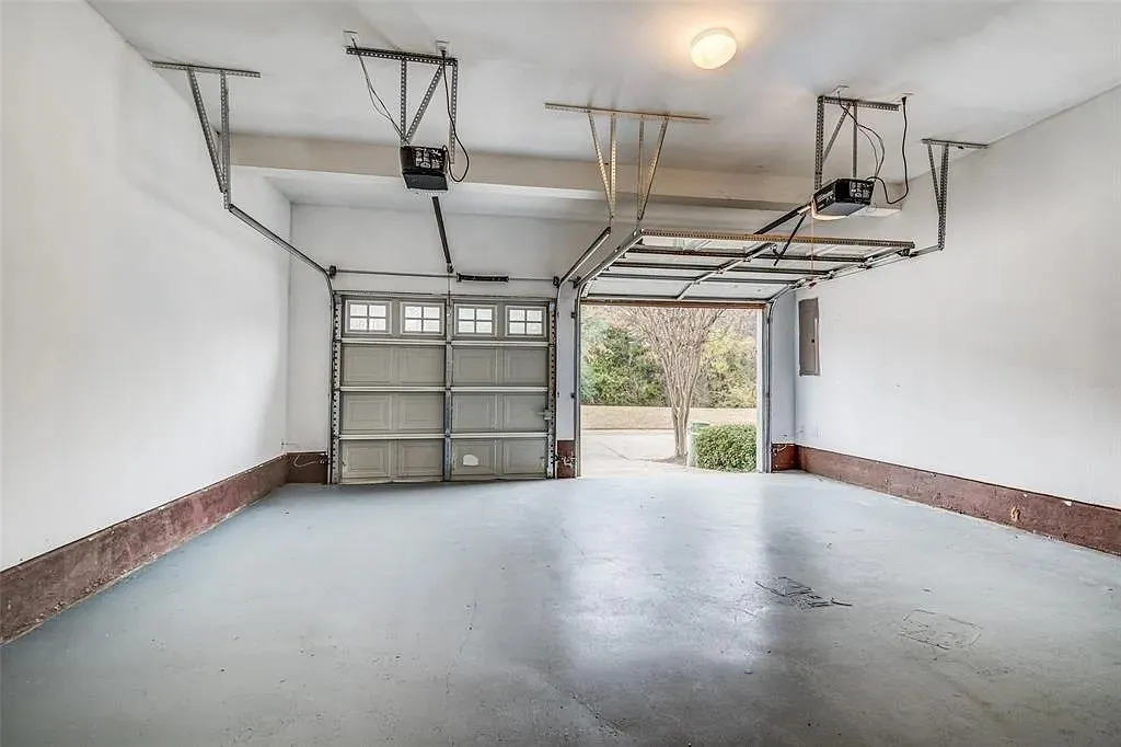 Townhouse For Sale in Dallas County , 2742 Olympic Park Drive, Grand Prairie, Texas 75050, 3 Bedroom, 3 Bathroom, 2 Garage spaces, 1,476 Sqft, built in 2006, mls#21192638, Real Estate Agent in Grand Prairie, Homes For Sale in Dallas county, Homes For Sale in Grand Prairie, Realtor in Grand Prairie Texas, Real Estate Brokerage Independent Realty Texas, Luminita Cordes Realtor