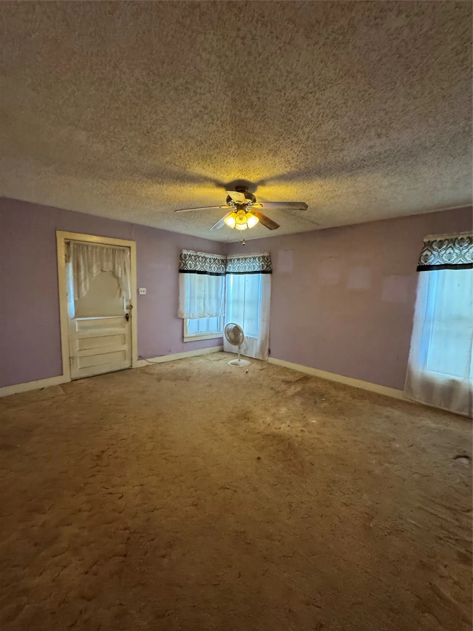Single Family Residence For Sale in Jones County , 698 E Goeth Street, Lueders, Texas 79533, 3 Bedroom, 1 Bathroom, Garage spaces, 1,711 Sqft, built in 1948, Preowned, mls#21194150, Real Estate Agent in Lueders, Homes For Sale in Jones county, Homes For Sale in Lueders, Realtor in Lueders Texas, Real Estate Brokerage Independent Realty Texas, Luminita Cordes Realtor