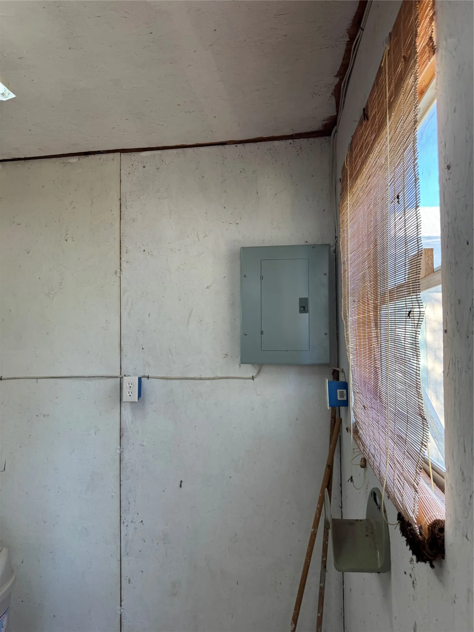 Single Family Residence For Sale in Jones County , 698 E Goeth Street, Lueders, Texas 79533, 3 Bedroom, 1 Bathroom, Garage spaces, 1,711 Sqft, built in 1948, Preowned, mls#21194150, Real Estate Agent in Lueders, Homes For Sale in Jones county, Homes For Sale in Lueders, Realtor in Lueders Texas, Real Estate Brokerage Independent Realty Texas, Luminita Cordes Realtor