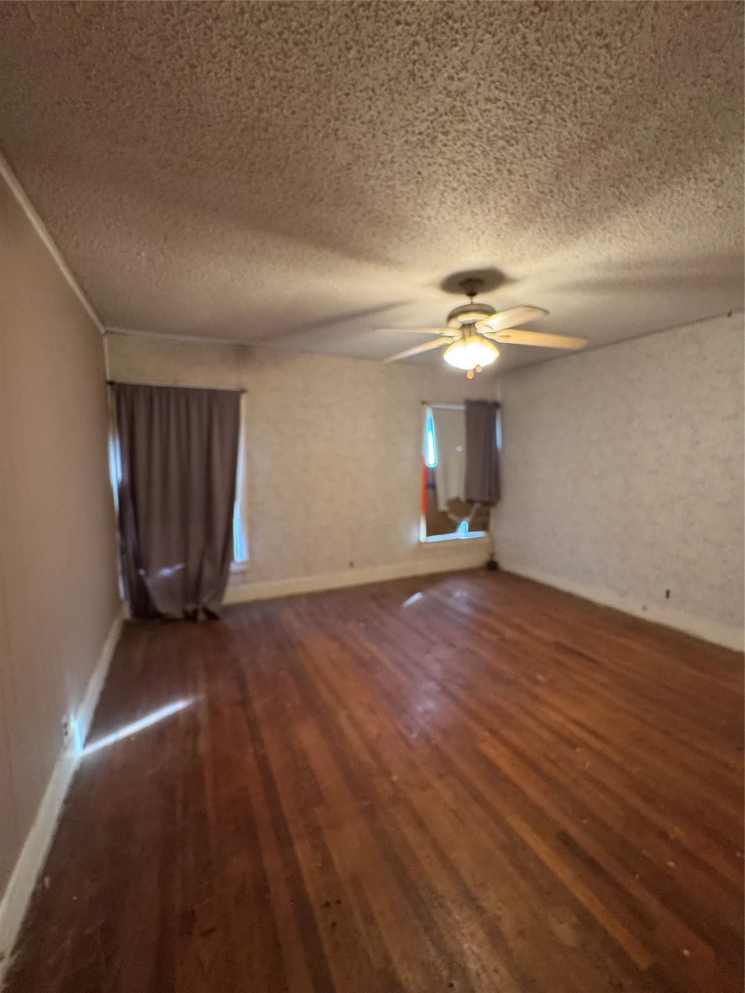 Single Family Residence For Sale in Jones County , 698 E Goeth Street, Lueders, Texas 79533, 3 Bedroom, 1 Bathroom, Garage spaces, 1,711 Sqft, built in 1948, Preowned, mls#21194150, Real Estate Agent in Lueders, Homes For Sale in Jones county, Homes For Sale in Lueders, Realtor in Lueders Texas, Real Estate Brokerage Independent Realty Texas, Luminita Cordes Realtor
