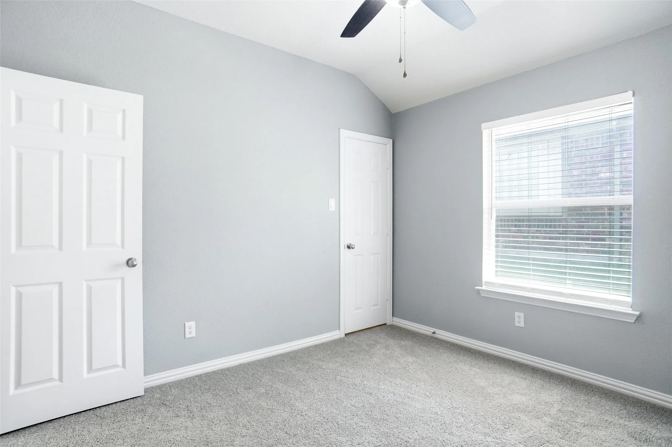 Single Family Residence For Sale in Denton County , 3305 Purdue Drive, Denton, Texas 76210, 4 Bedroom, 2 Bathroom, 2 Garage spaces, 1,942 Sqft, built in 2005, mls#21192408, Real Estate Agent in Denton, Homes For Sale in Denton county, Homes For Sale in Denton, Realtor in Denton Texas, Real Estate Brokerage Independent Realty Texas, Luminita Cordes Realtor