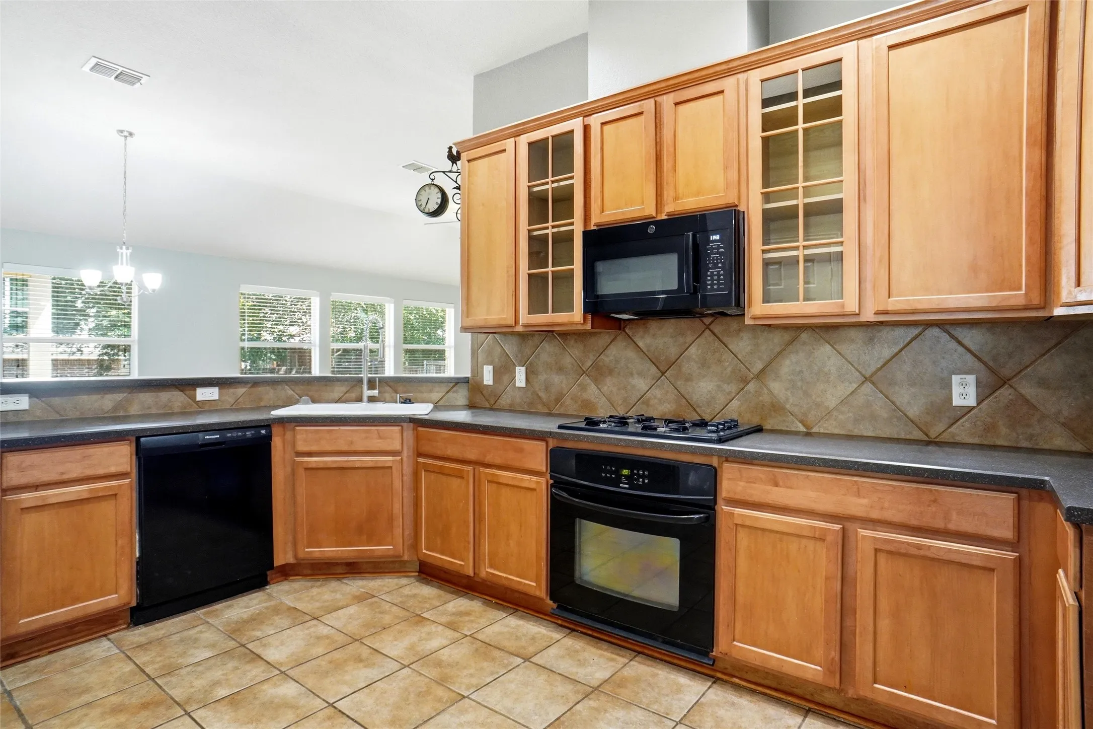 Single Family Residence For Sale in Denton County , 3305 Purdue Drive, Denton, Texas 76210, 4 Bedroom, 2 Bathroom, 2 Garage spaces, 1,942 Sqft, built in 2005, mls#21192408, Real Estate Agent in Denton, Homes For Sale in Denton county, Homes For Sale in Denton, Realtor in Denton Texas, Real Estate Brokerage Independent Realty Texas, Luminita Cordes Realtor
