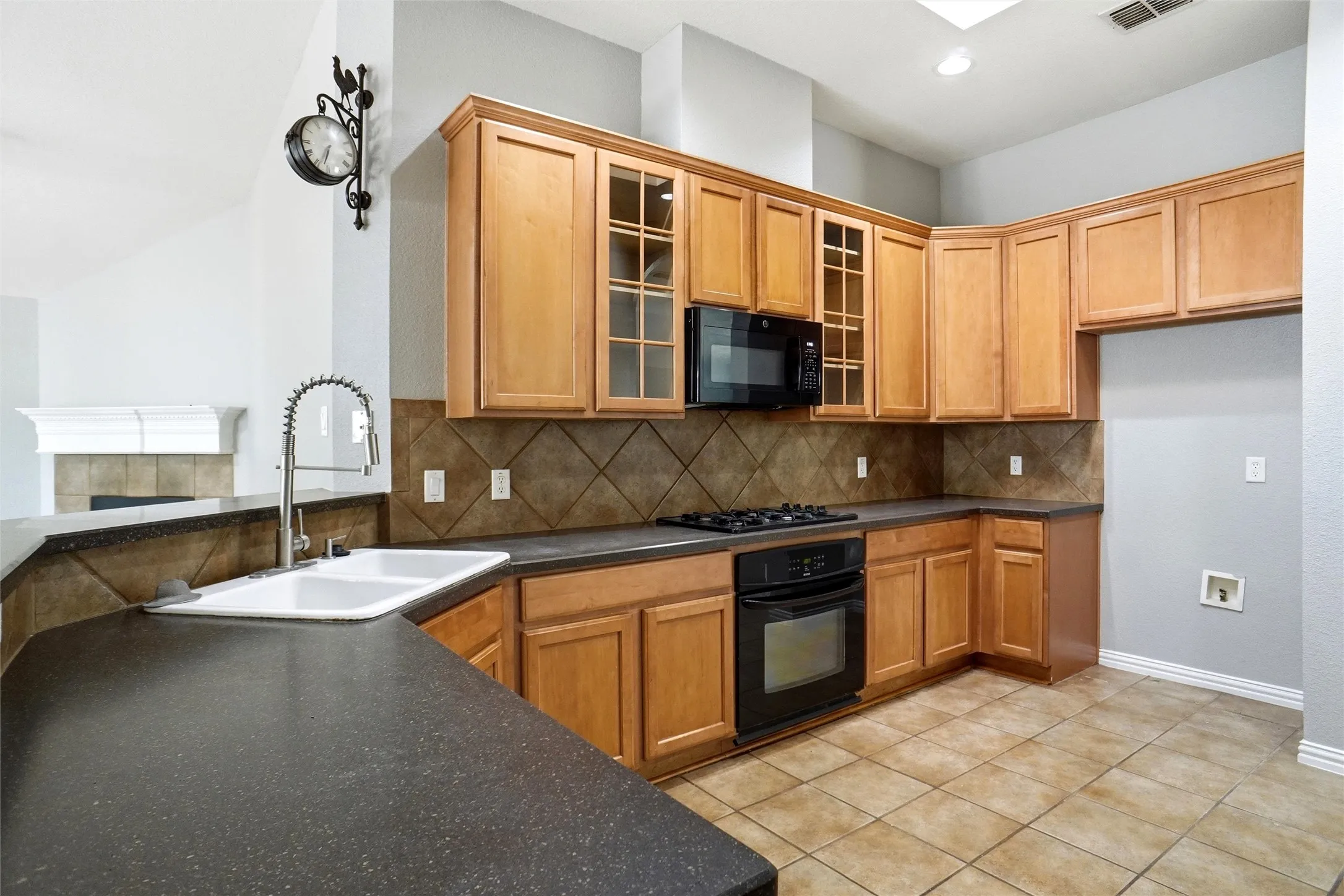 Single Family Residence For Sale in Denton County , 3305 Purdue Drive, Denton, Texas 76210, 4 Bedroom, 2 Bathroom, 2 Garage spaces, 1,942 Sqft, built in 2005, mls#21192408, Real Estate Agent in Denton, Homes For Sale in Denton county, Homes For Sale in Denton, Realtor in Denton Texas, Real Estate Brokerage Independent Realty Texas, Luminita Cordes Realtor