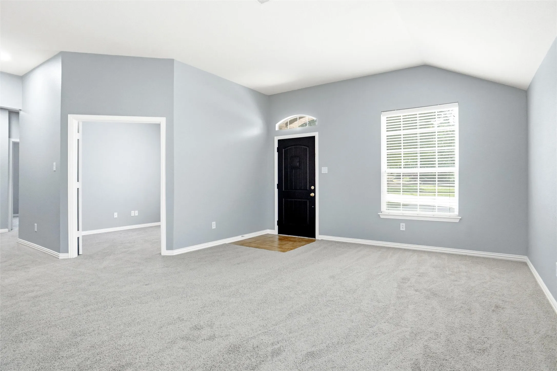 Single Family Residence For Sale in Denton County , 3305 Purdue Drive, Denton, Texas 76210, 4 Bedroom, 2 Bathroom, 2 Garage spaces, 1,942 Sqft, built in 2005, mls#21192408, Real Estate Agent in Denton, Homes For Sale in Denton county, Homes For Sale in Denton, Realtor in Denton Texas, Real Estate Brokerage Independent Realty Texas, Luminita Cordes Realtor